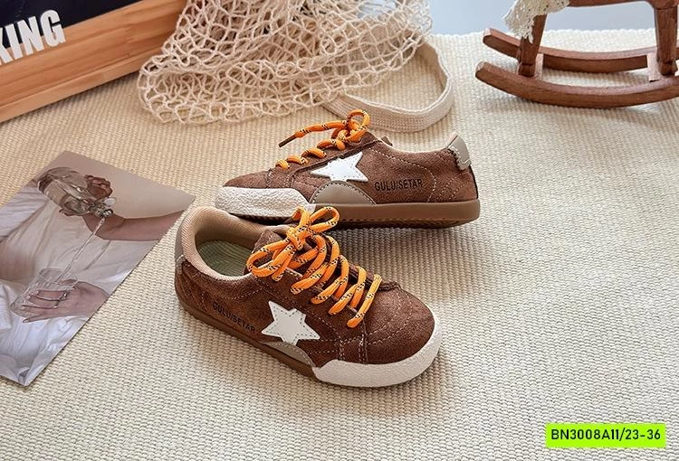 GIÀY THỂ THAO ĐẾ BỆT NGÔI SAO