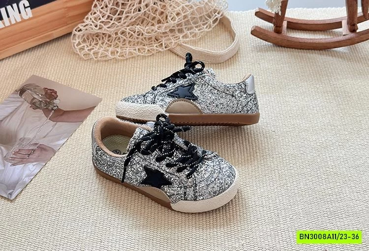 GIÀY THỂ THAO ĐẾ BỆT NGÔI SAO