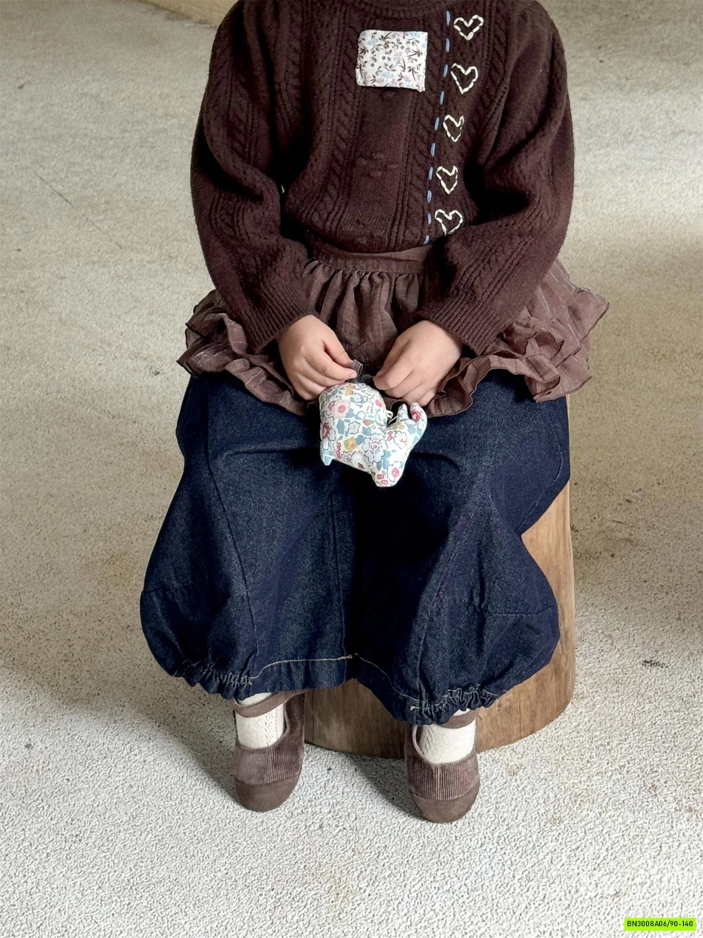 JEANS ỐNG RỘNG BO GẤU DÁNG BÍ