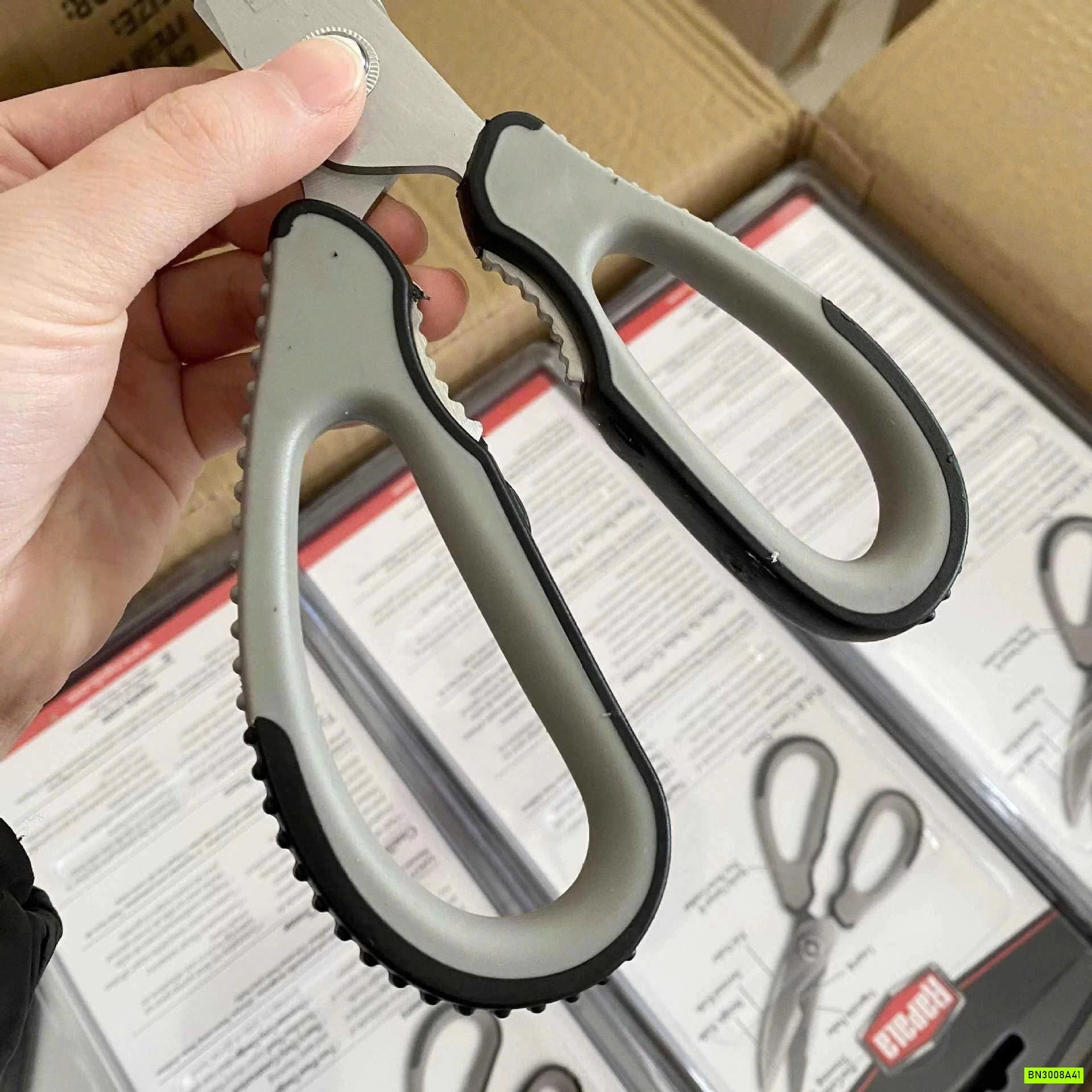 KÉO ĐA NĂNG THÉP KHÔNG GỈ – SIÊU SẮC