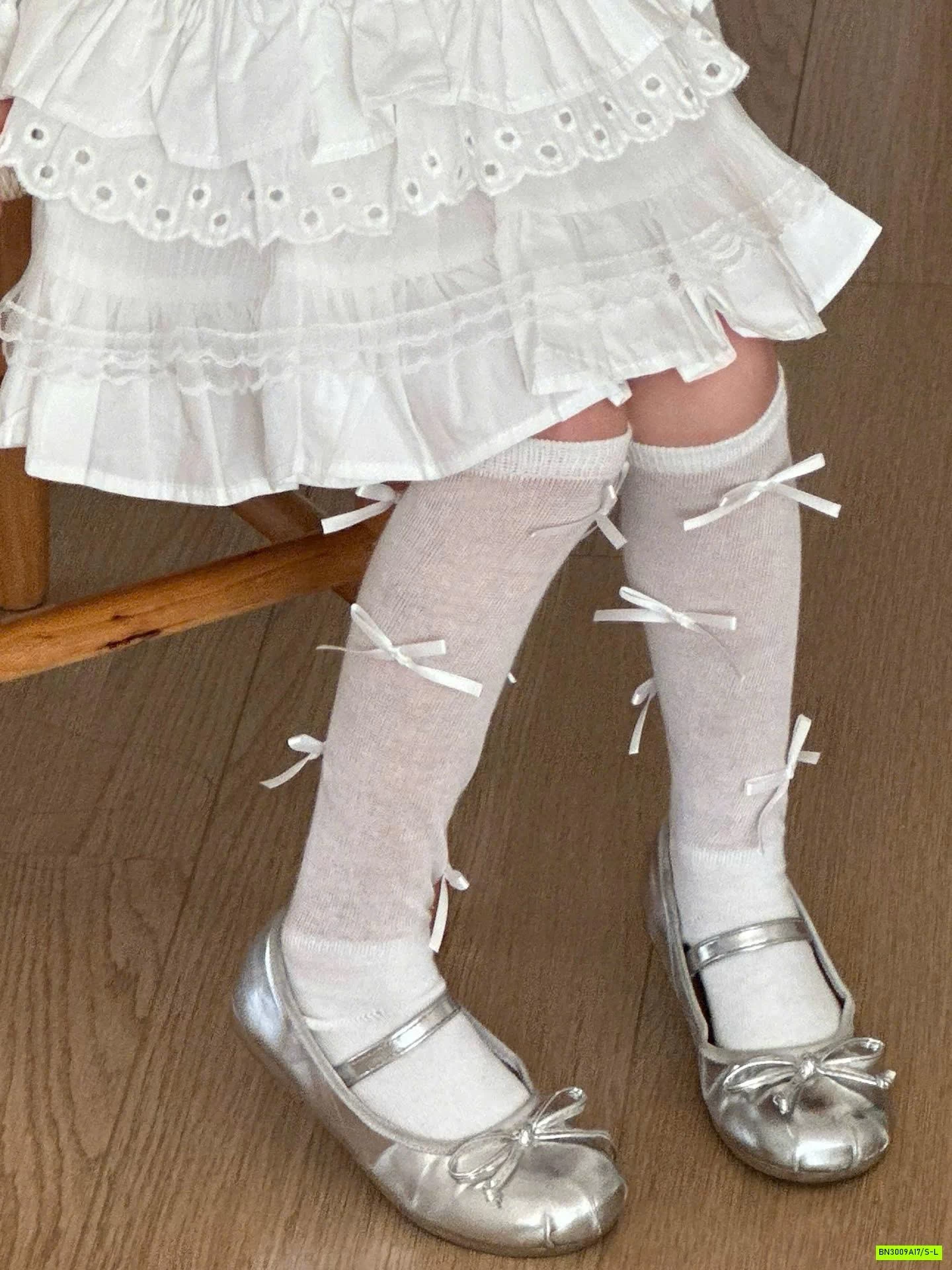 TẤT GIẤY NGANG GỐI GẮN NƠ