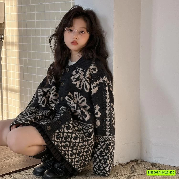 KHOÁC LEN ĐEN IN HOA SANG CHẢNH