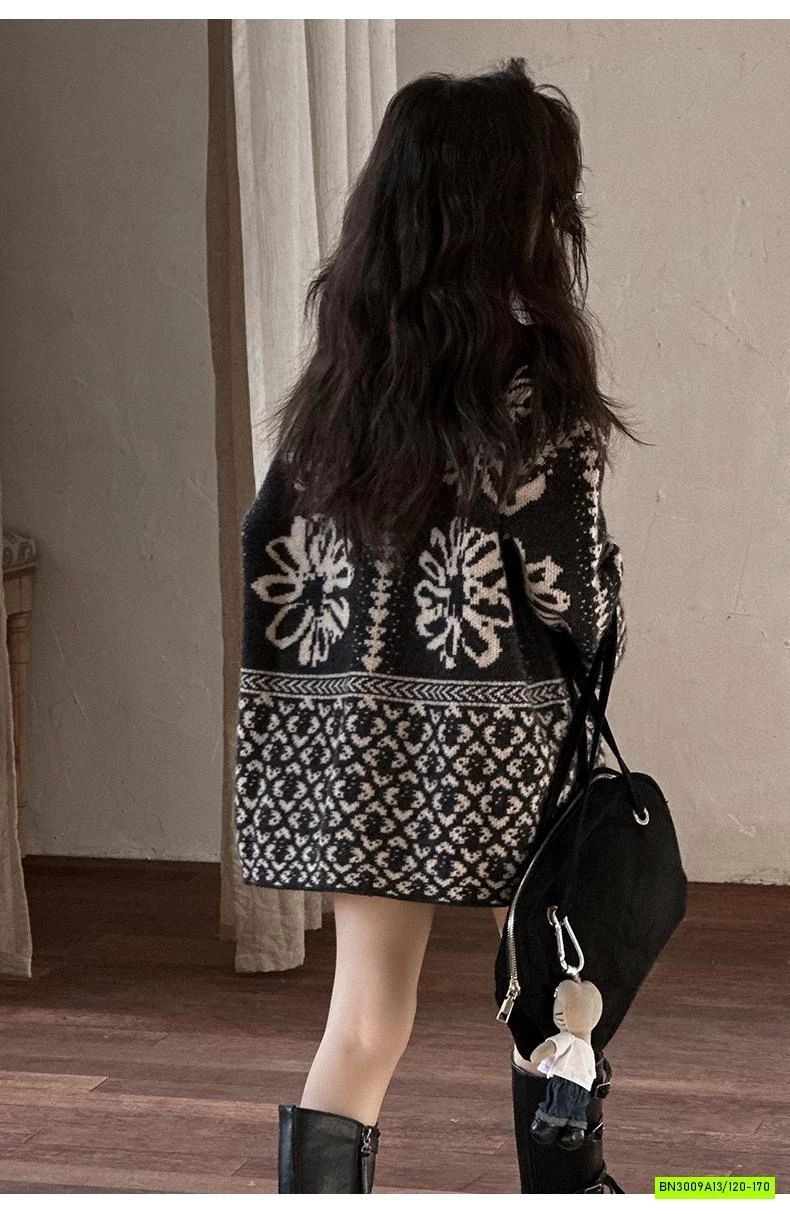 KHOÁC LEN ĐEN IN HOA SANG CHẢNH