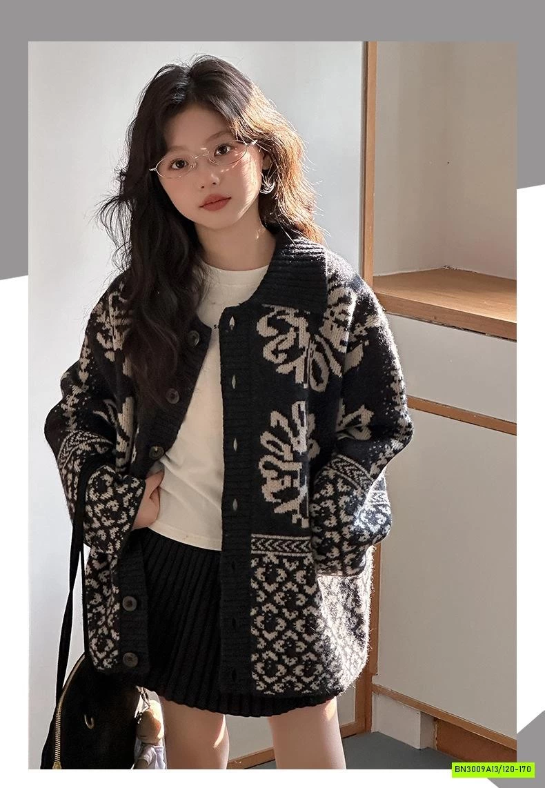 KHOÁC LEN ĐEN IN HOA SANG CHẢNH