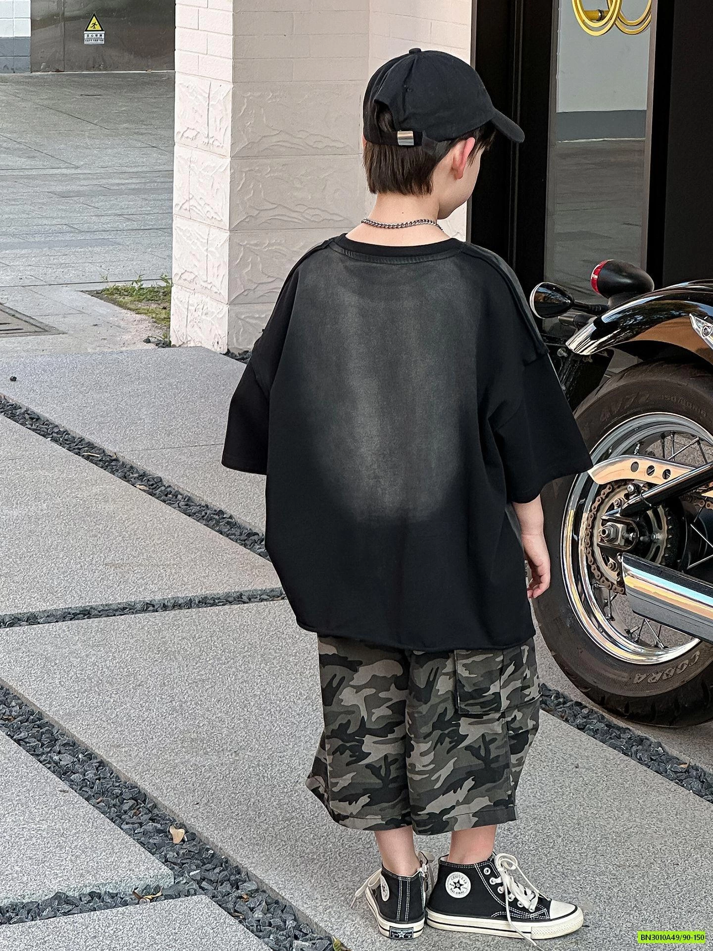 ÁO THUN ĐEN LOANG MIX SHORT RẰN RI