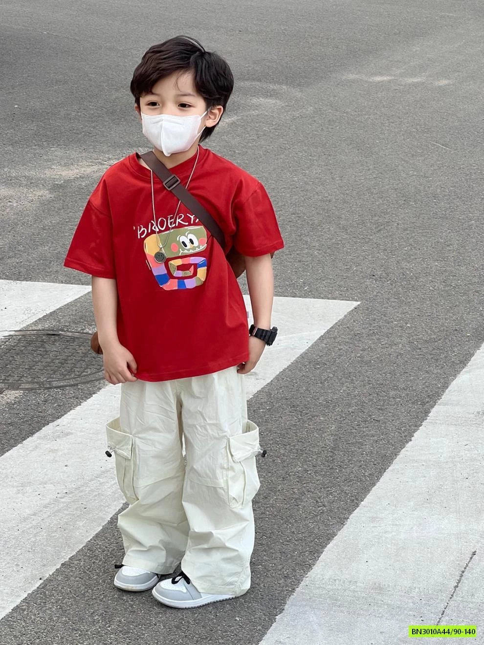 ÁO THUN ĐỎ IN SẮC MÀU