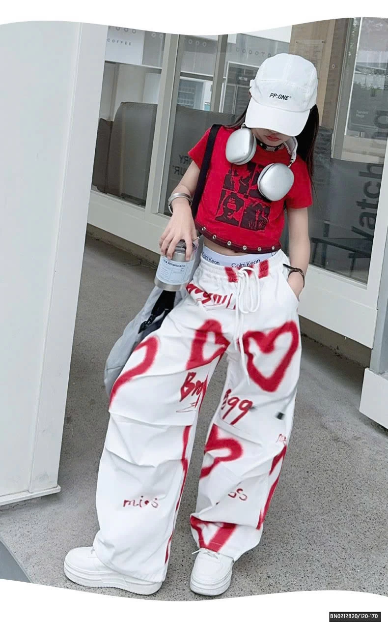 ÁO CROPTOP ĐỎ MIX QUÀN TRÁI TIM