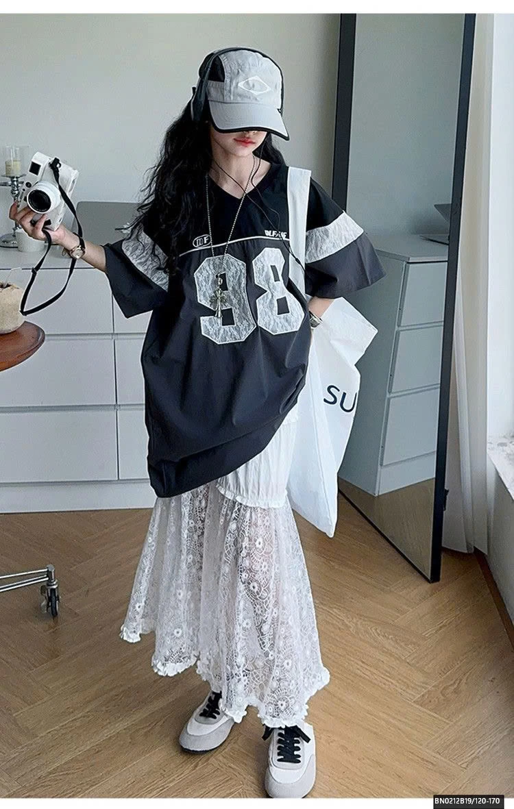 ÁO THUN THỂ THAO SỐ 98 MIX CHÂN VÁY REN DÀI