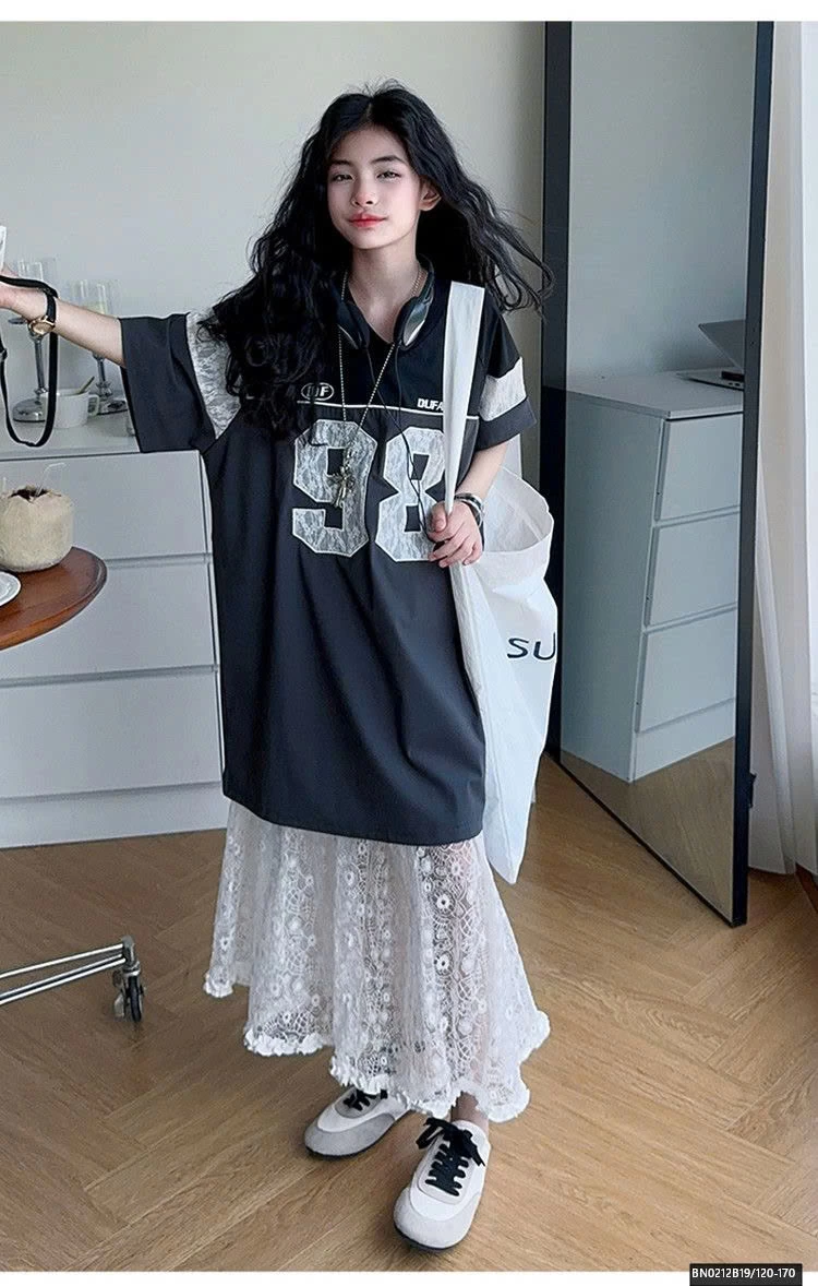 ÁO THUN THỂ THAO SỐ 98 MIX CHÂN VÁY REN DÀI