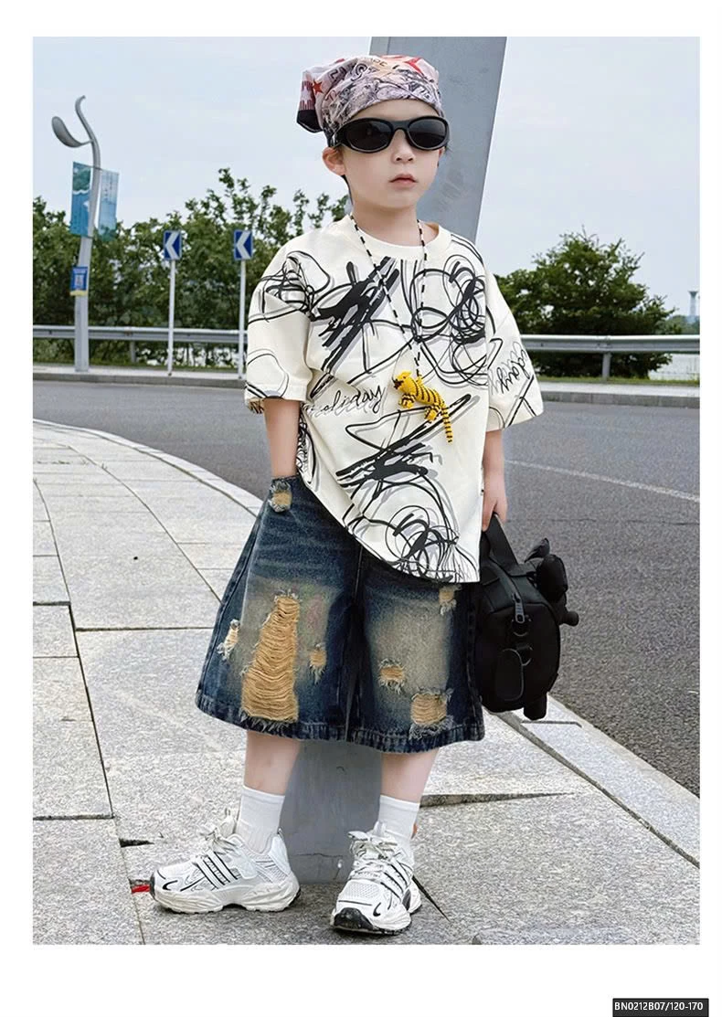 SÉT QUẦN SHORT JEAN RÁCH MIX ÁO THUN HỌA TIẾT