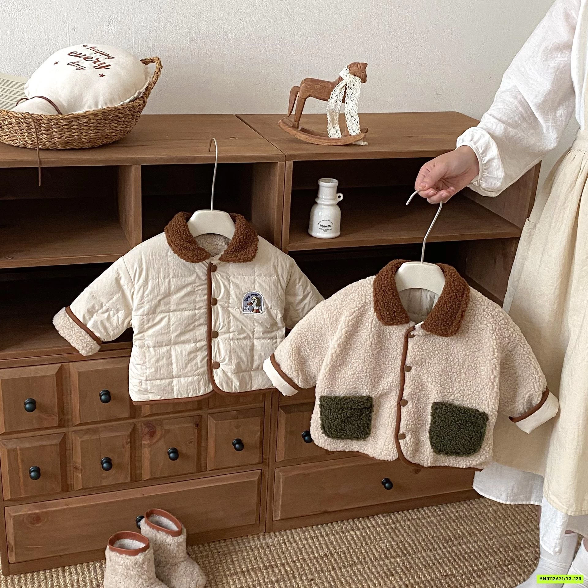 KHOÁC PHAO THÊU VỊT LÓT LÔNG CỪU