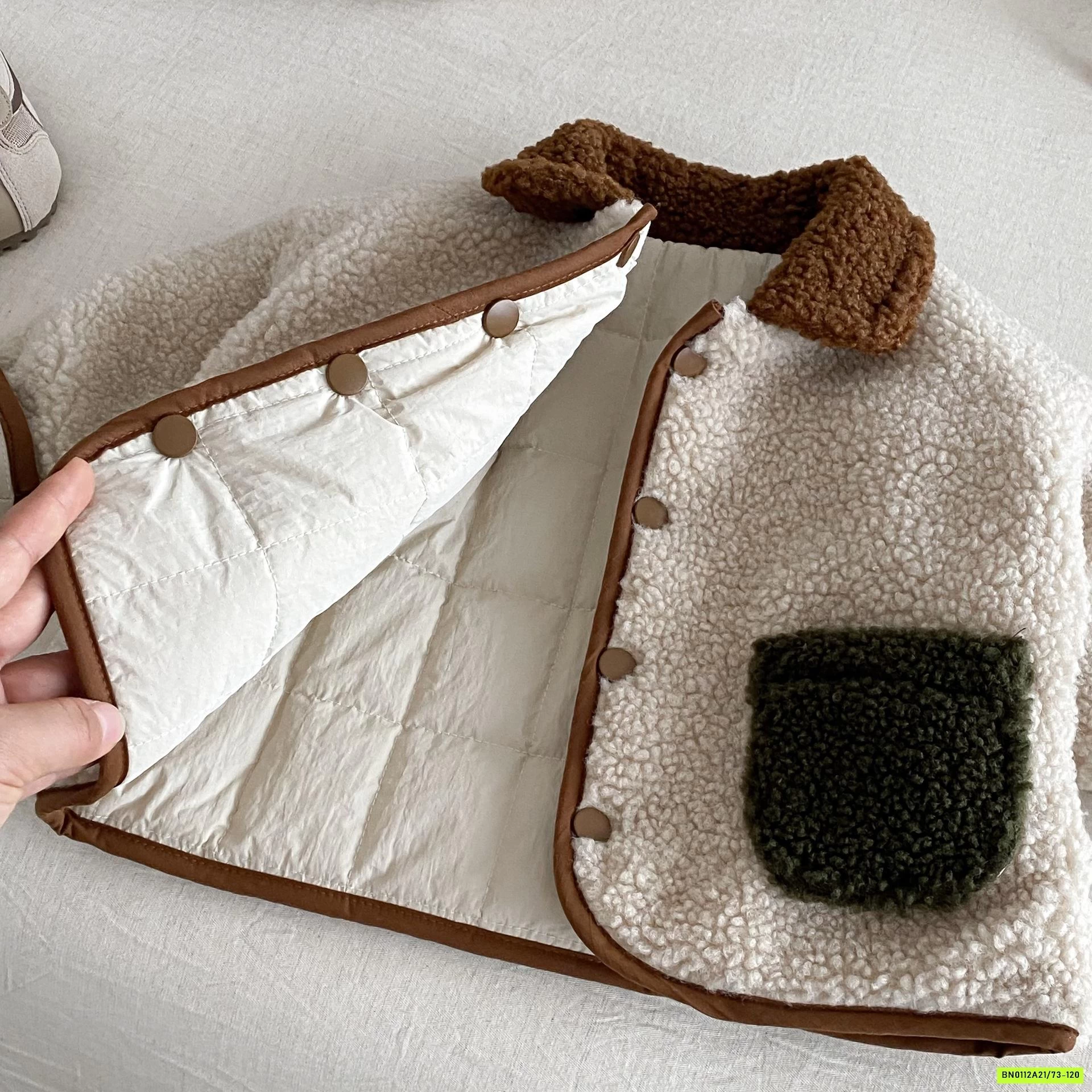 KHOÁC PHAO THÊU VỊT LÓT LÔNG CỪU