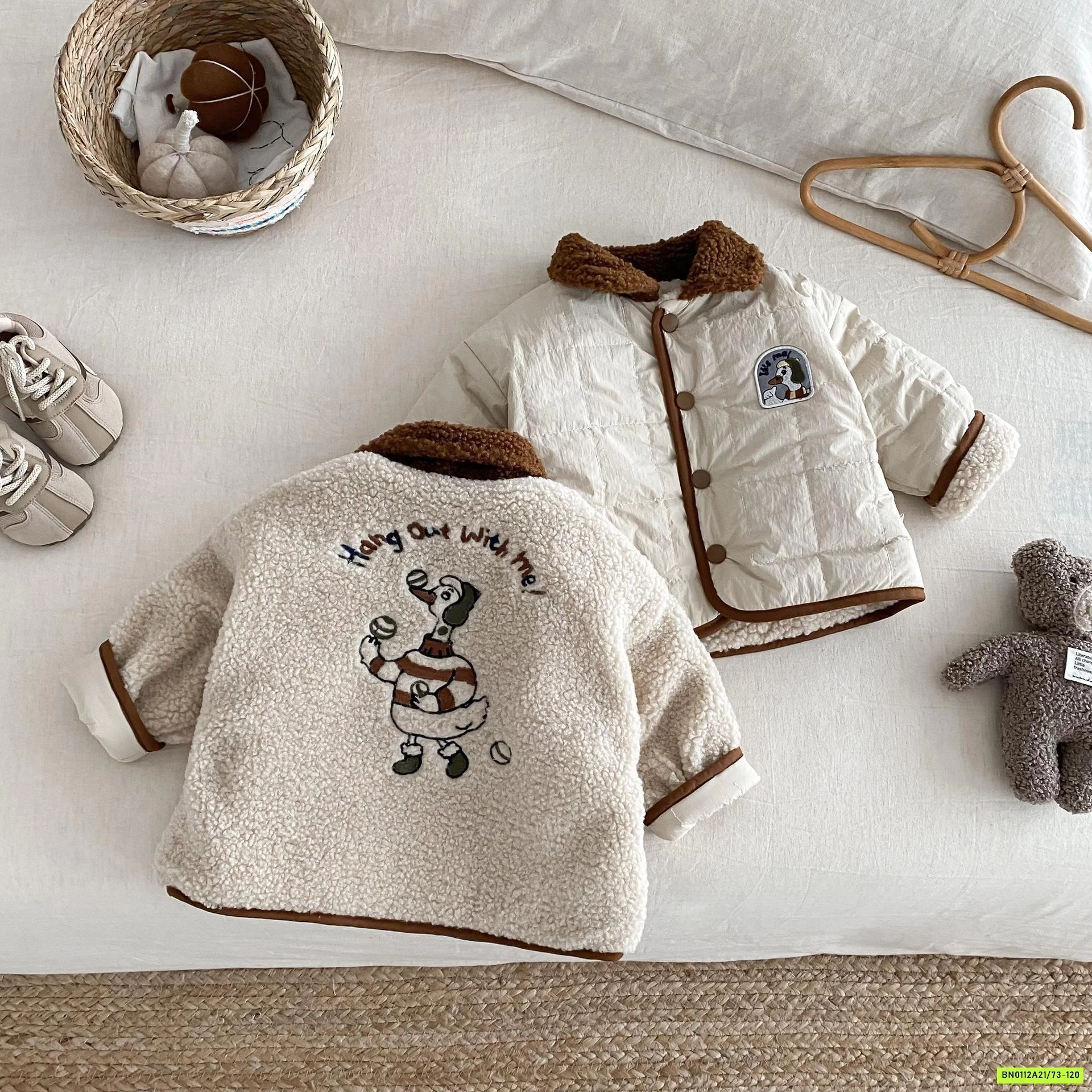 KHOÁC PHAO THÊU VỊT LÓT LÔNG CỪU