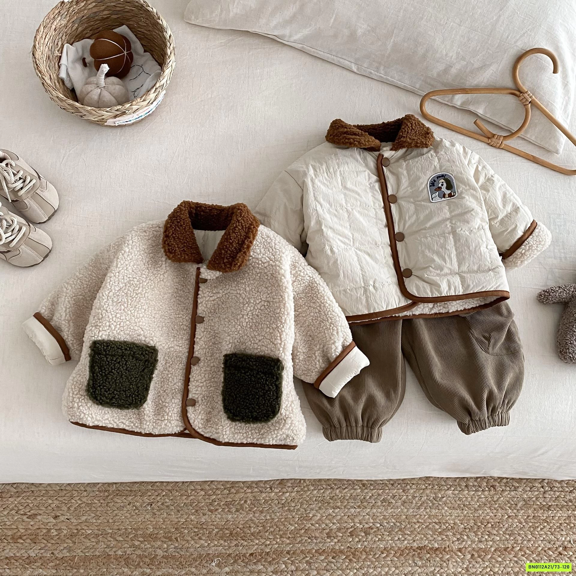 KHOÁC PHAO THÊU VỊT LÓT LÔNG CỪU