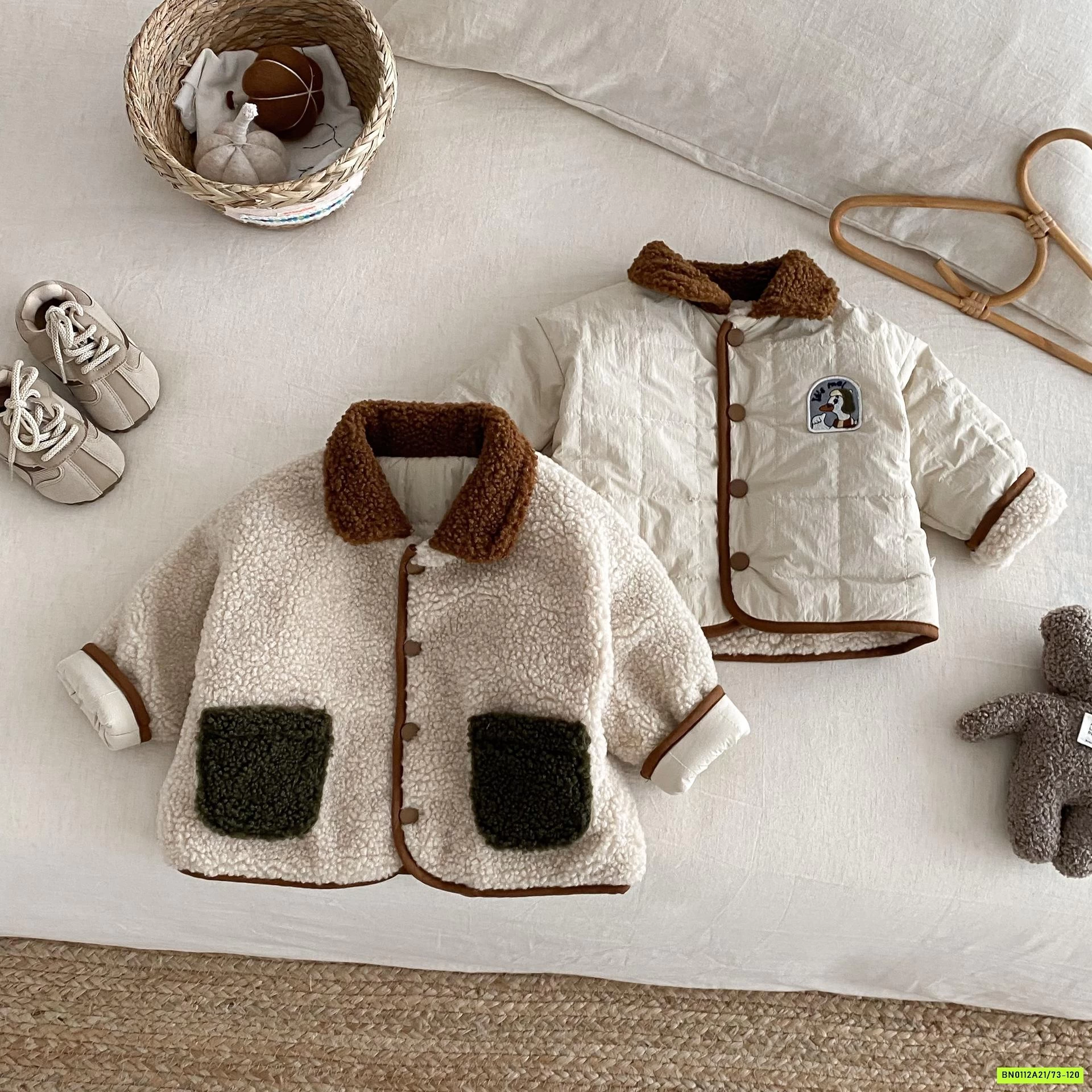 KHOÁC PHAO THÊU VỊT LÓT LÔNG CỪU