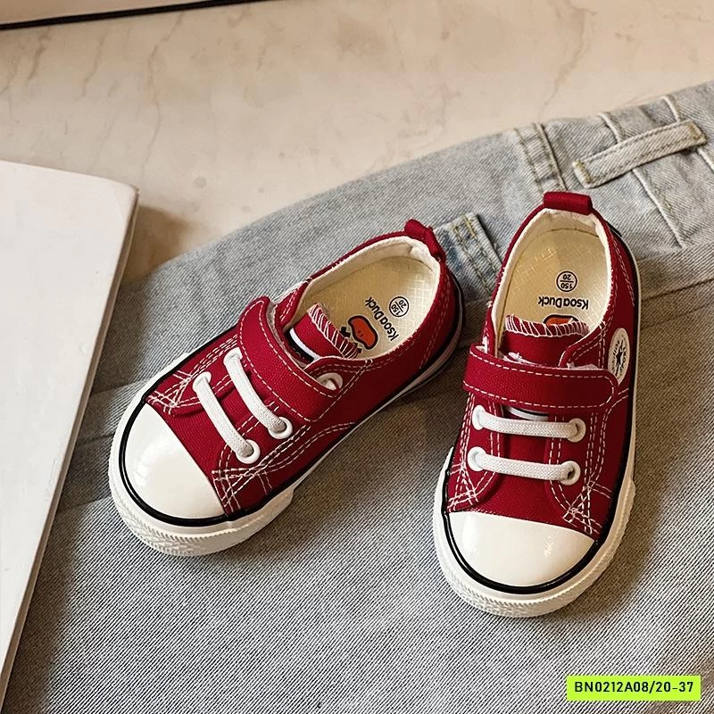 GIÀY THỂ THAO QUAI DÁN, MÀU XINH