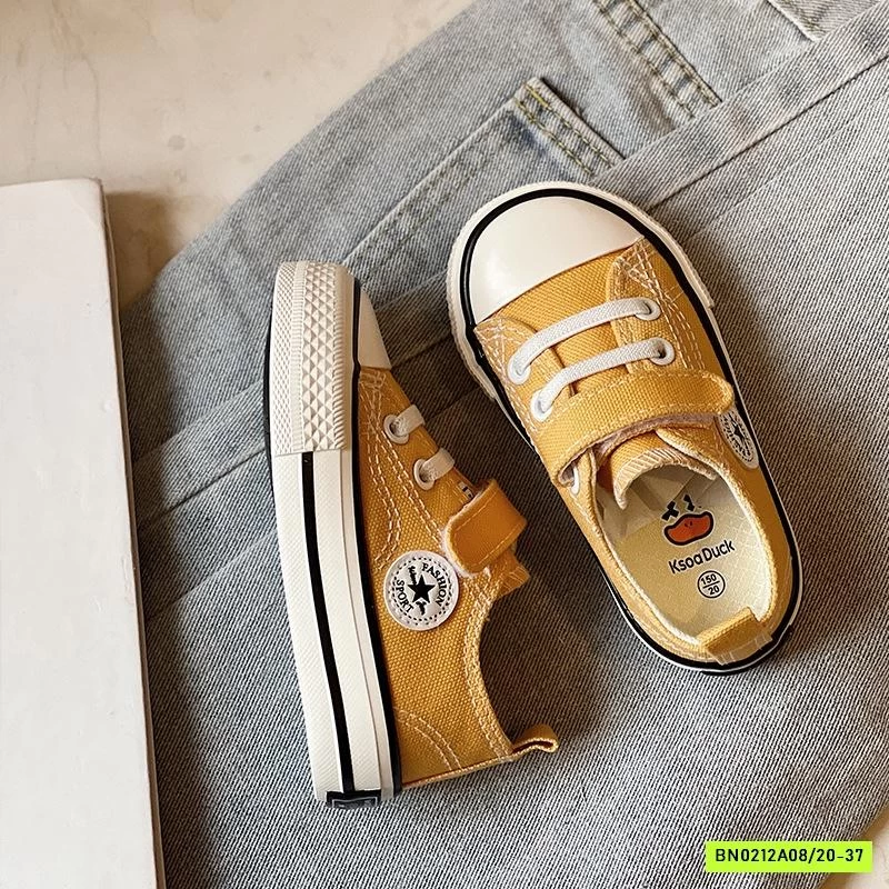 GIÀY THỂ THAO QUAI DÁN, MÀU XINH