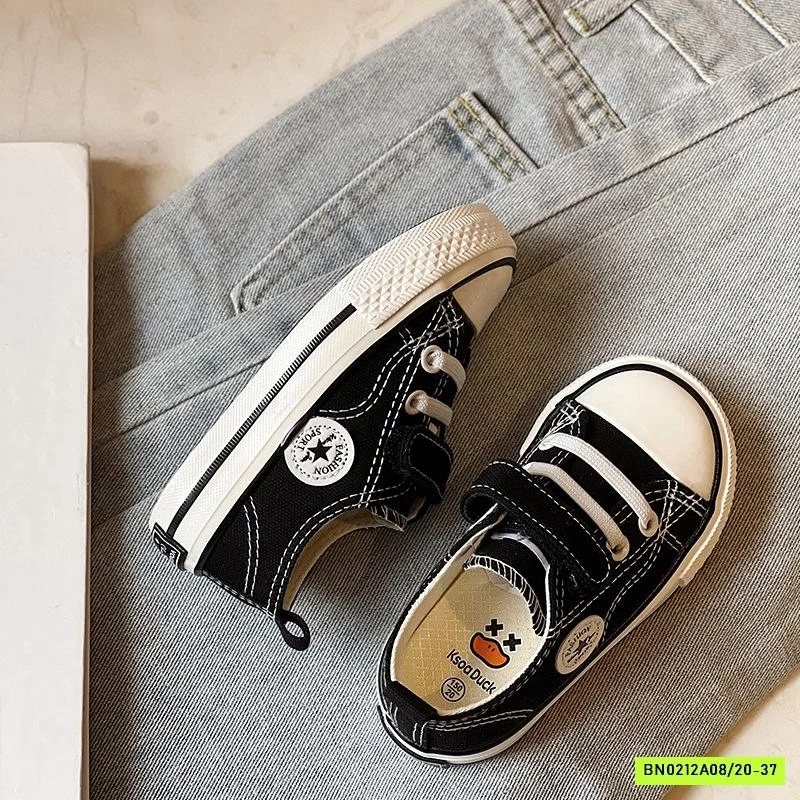 GIÀY THỂ THAO QUAI DÁN, MÀU XINH