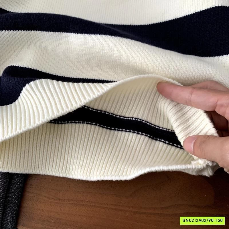 ÁO LEN KẺ CÚC CỔ