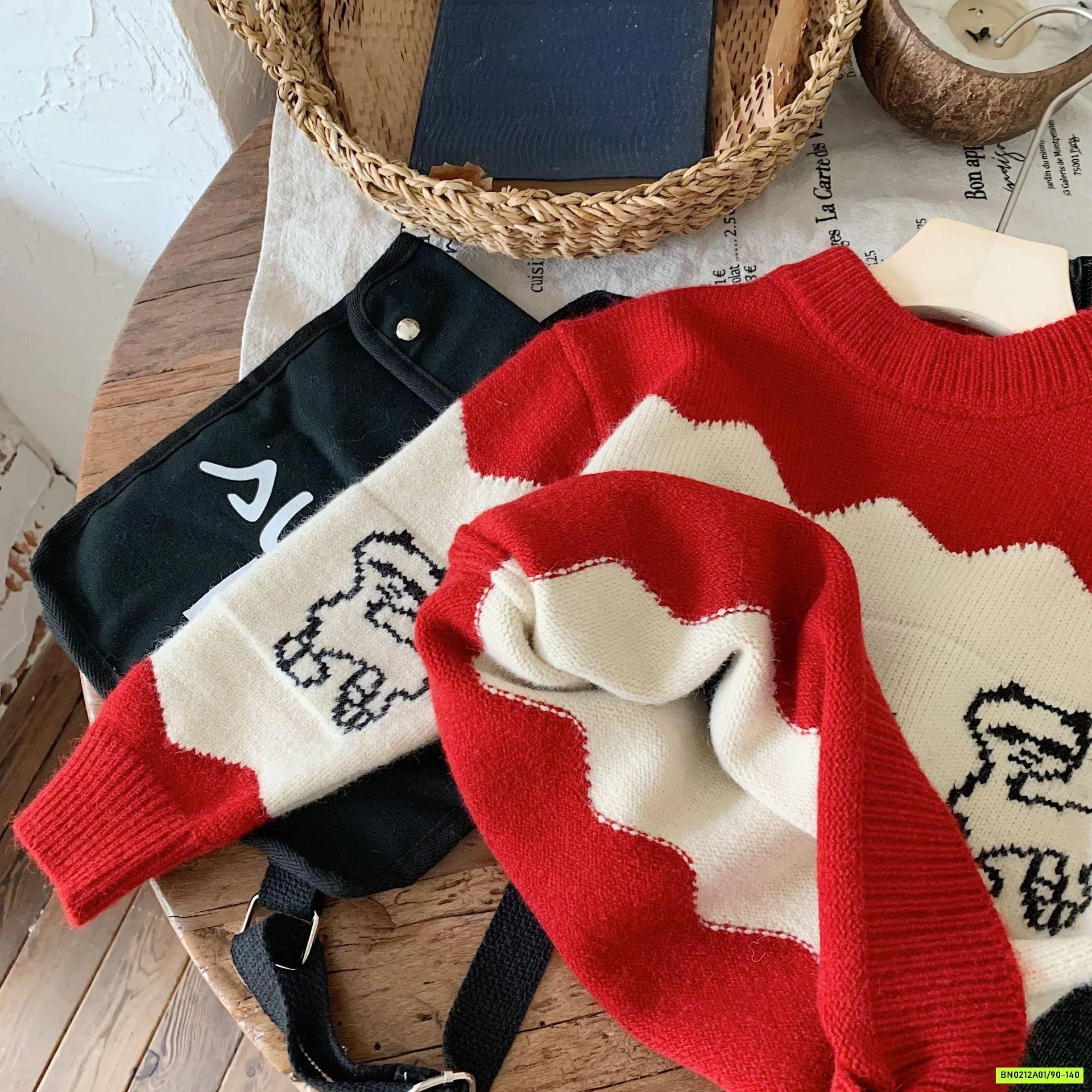 ÁO LEN PHỐI ĐỎ IN HÌNH