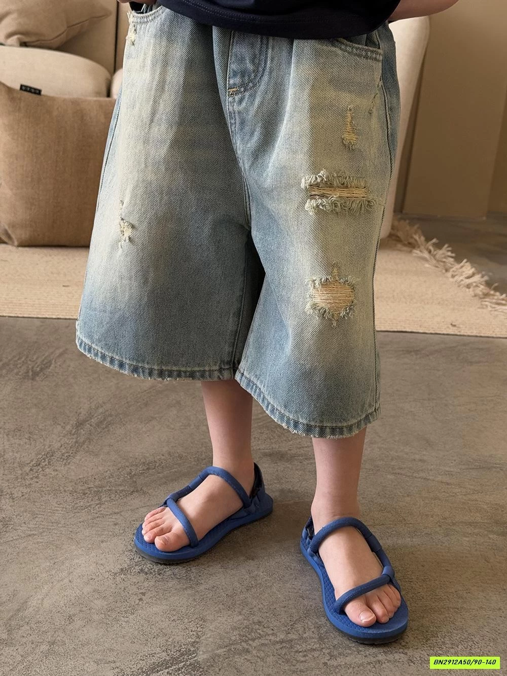 JEANS LỬNG RÁCH GỐI BẠC MÀU