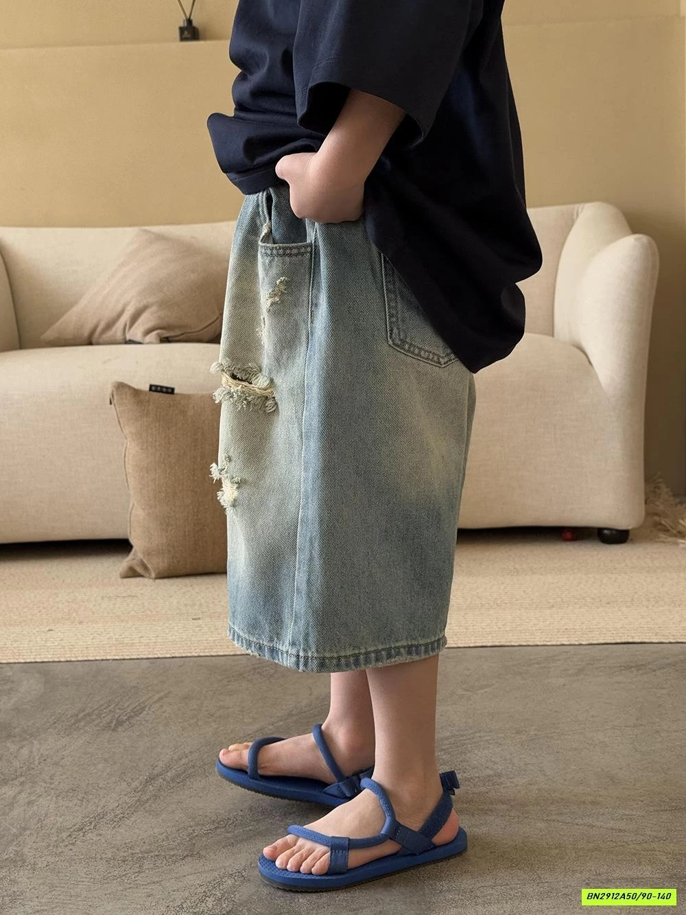 JEANS LỬNG RÁCH GỐI BẠC MÀU