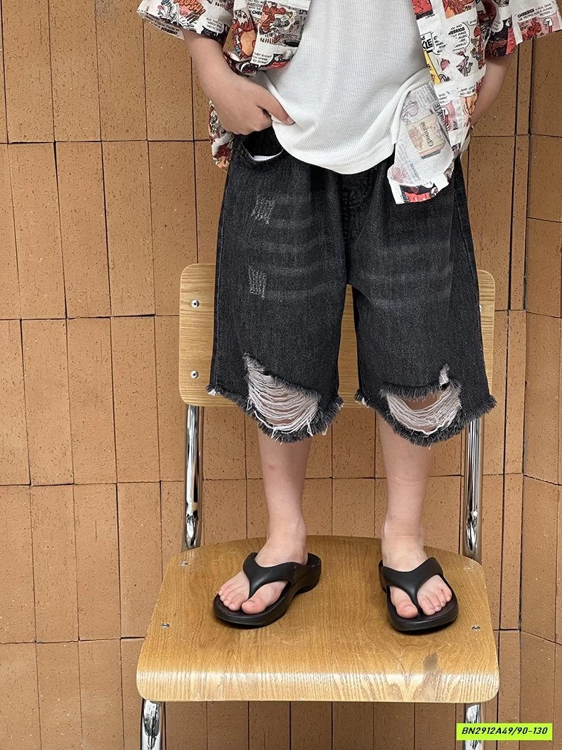 SHORT JEANS ĐEN RÁCH GỐI