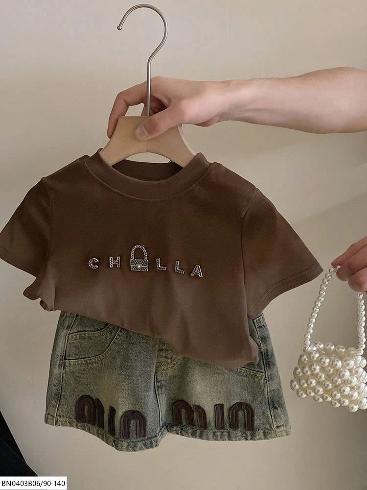 SÉT CHÂN JEAN MIN MIX ÁO THUN NÂU