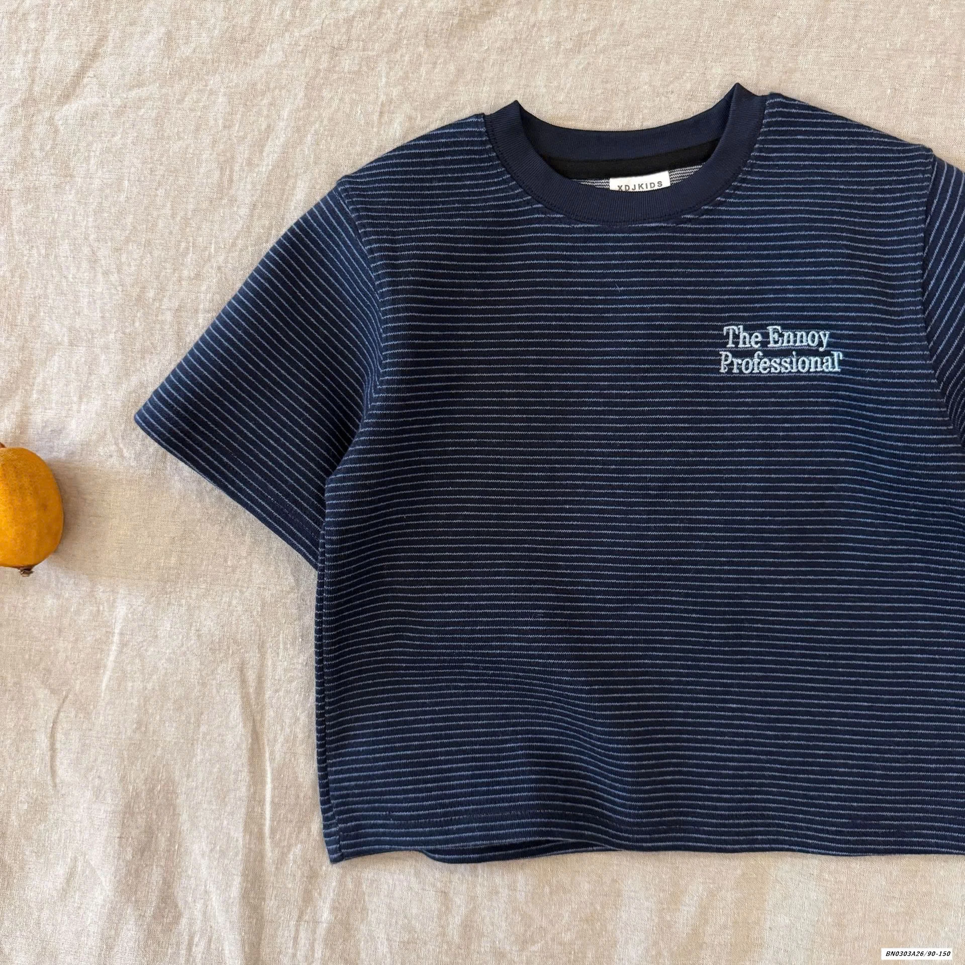 ÁO KẺ THÊU CHỮ NGỰC