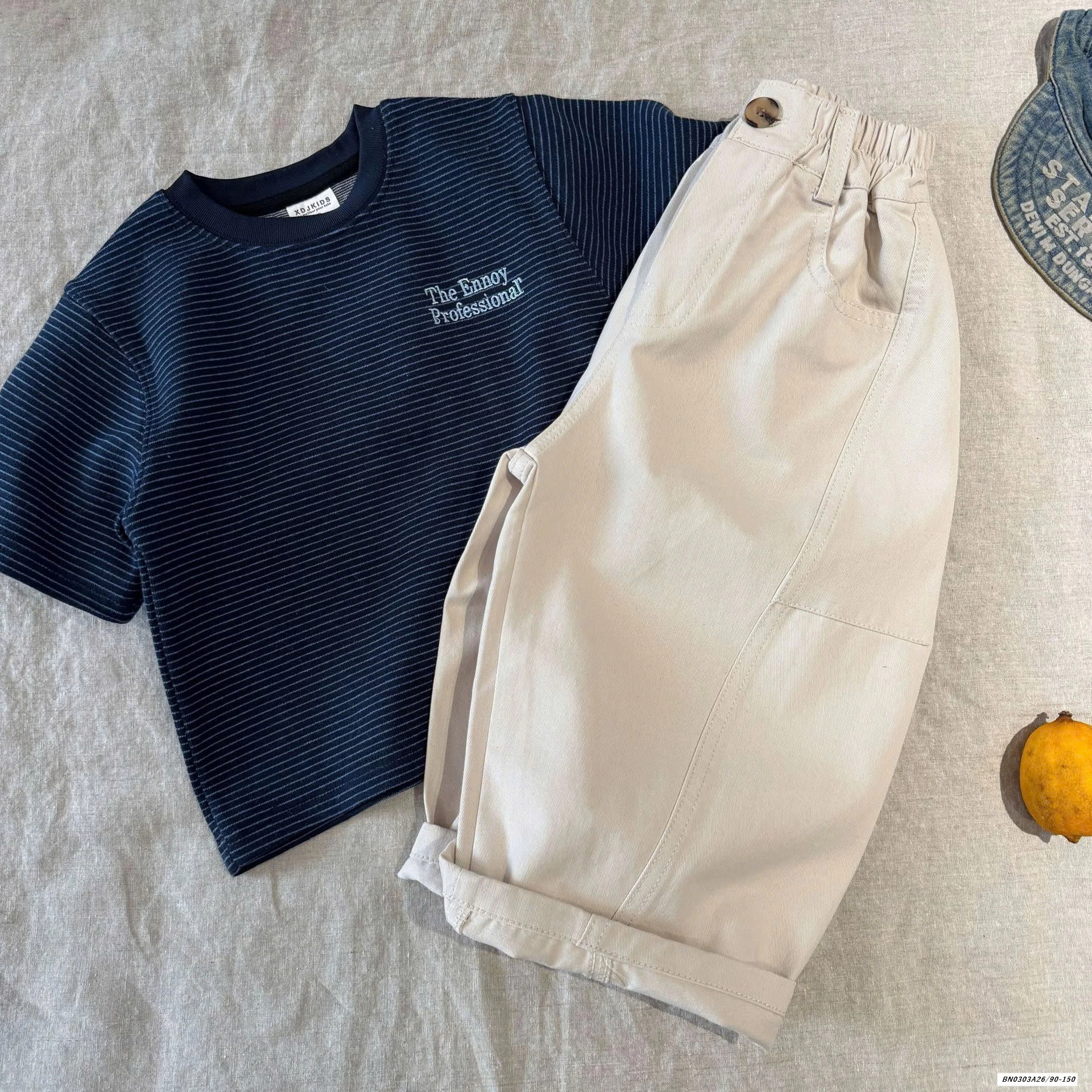 ÁO KẺ THÊU CHỮ NGỰC