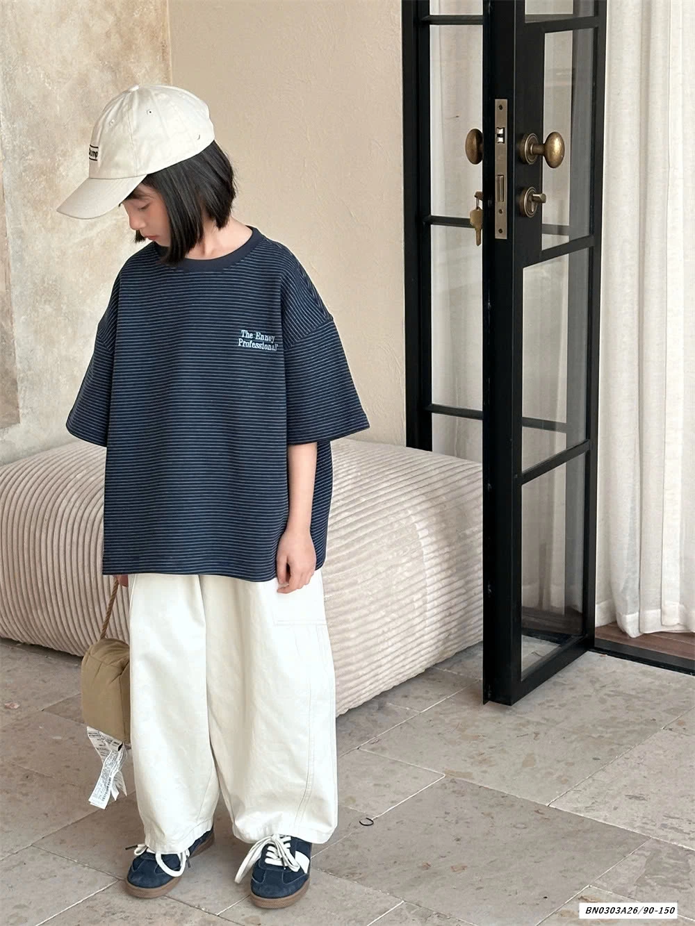 ÁO KẺ THÊU CHỮ NGỰC