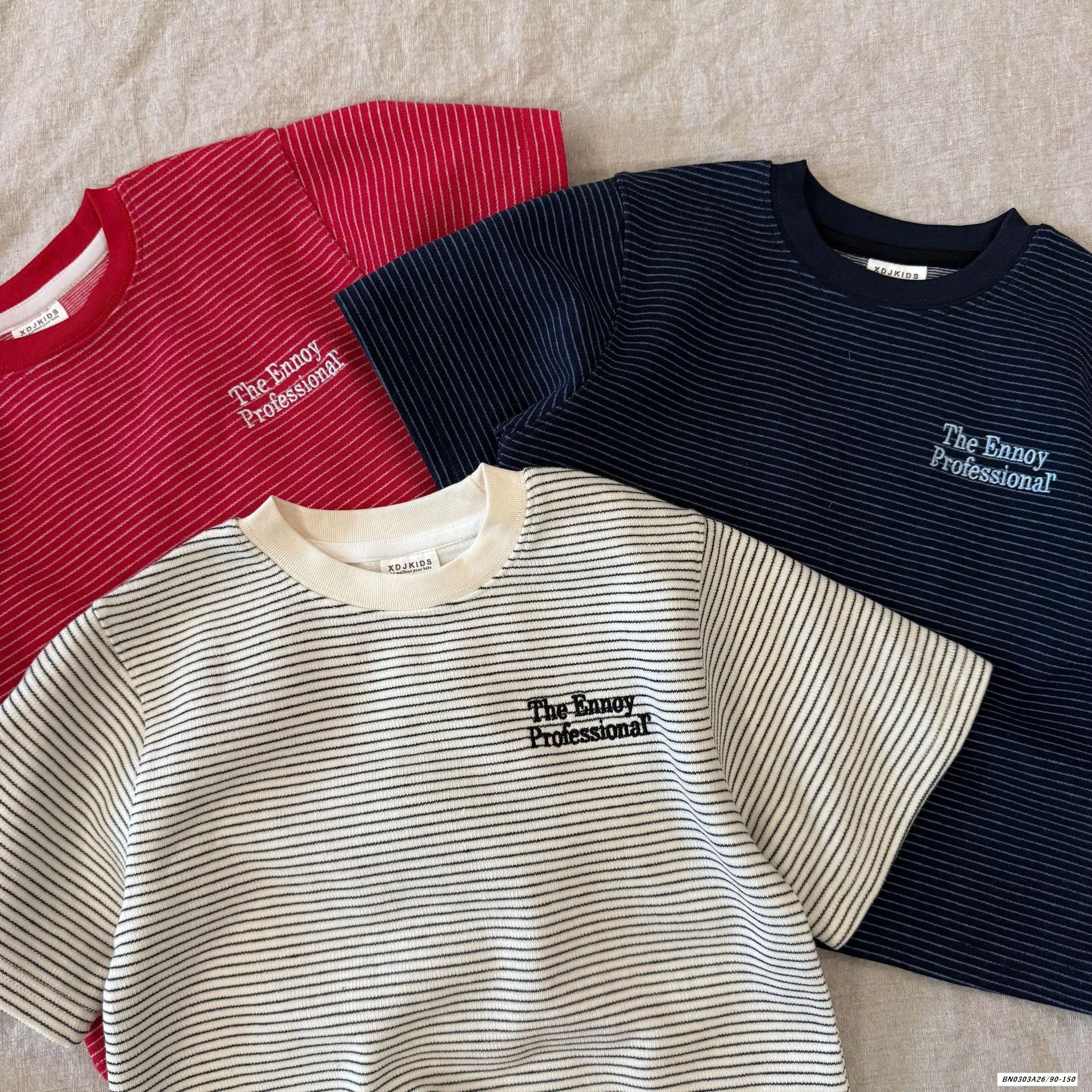 ÁO KẺ THÊU CHỮ NGỰC