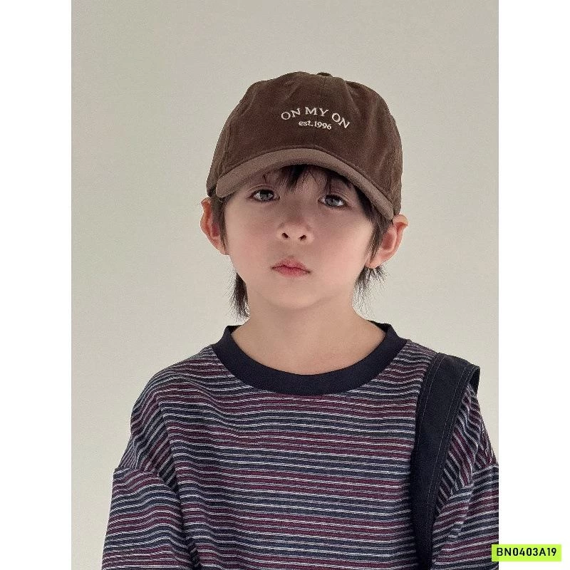 MŨ KẾT NÂU TÂY THÊU CHỮ