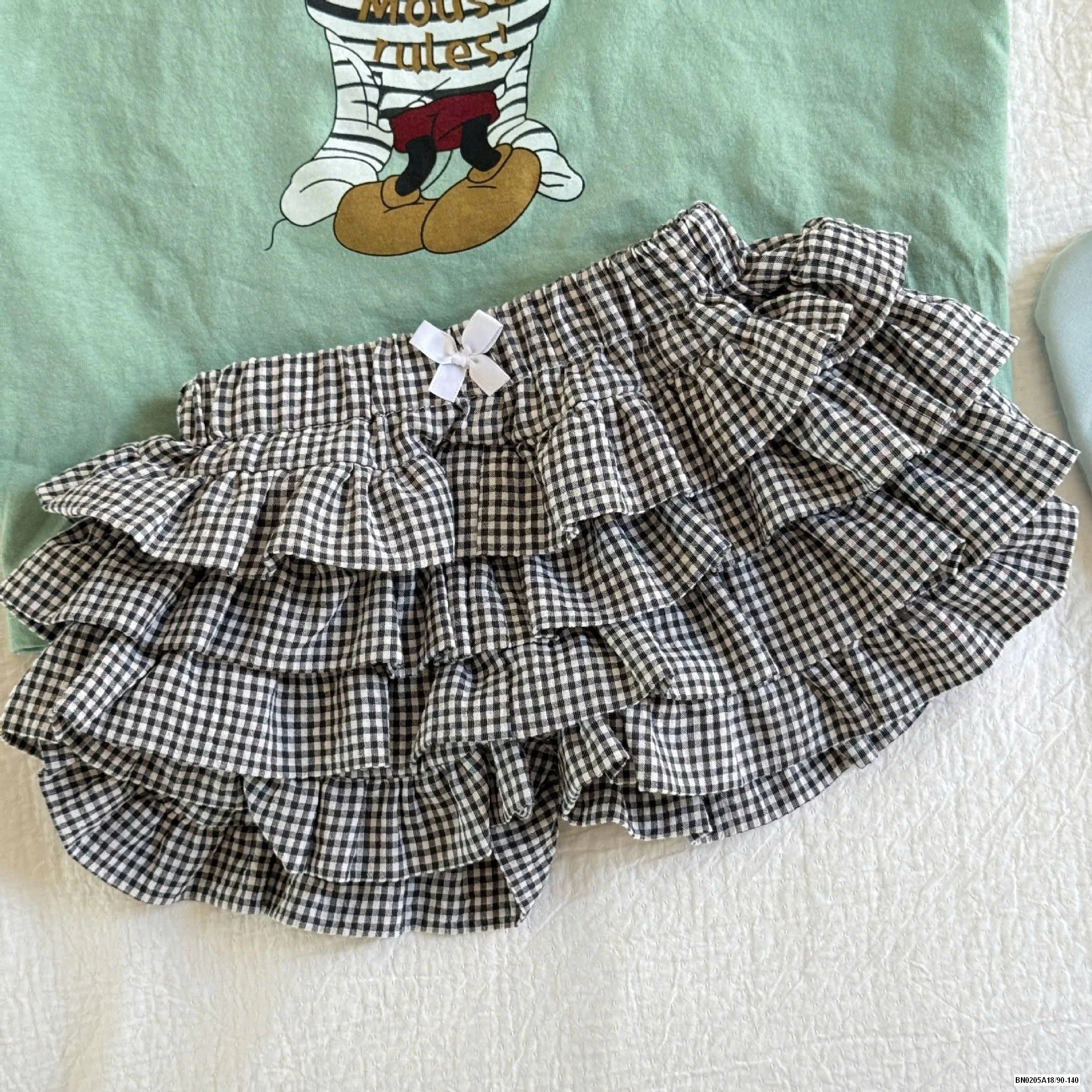 ÁO MICKEY MIX QUẦN VÁY CARO