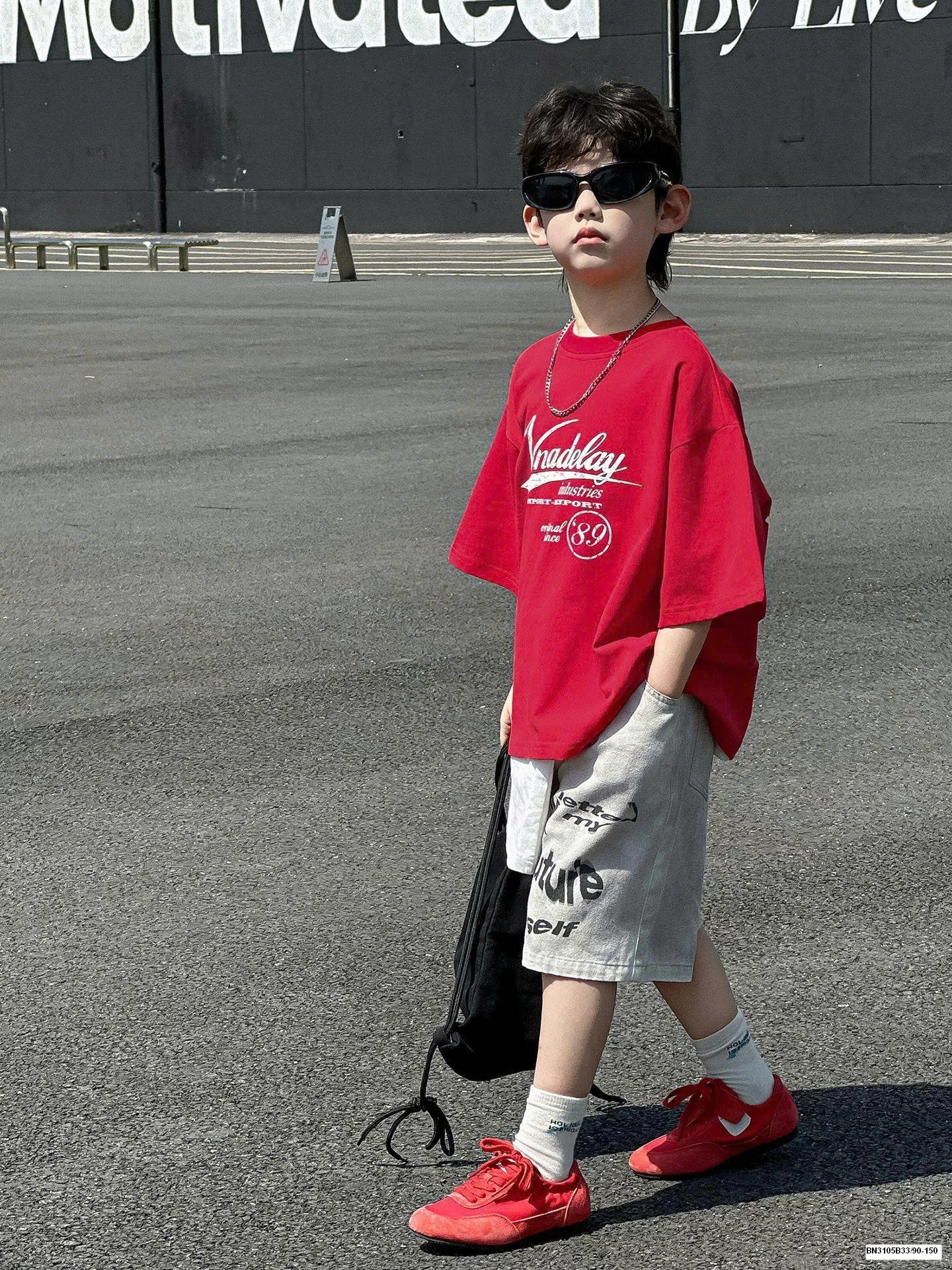 SÉT ÁO THUN ĐỎ QUẦN XÁM IN CHỮ