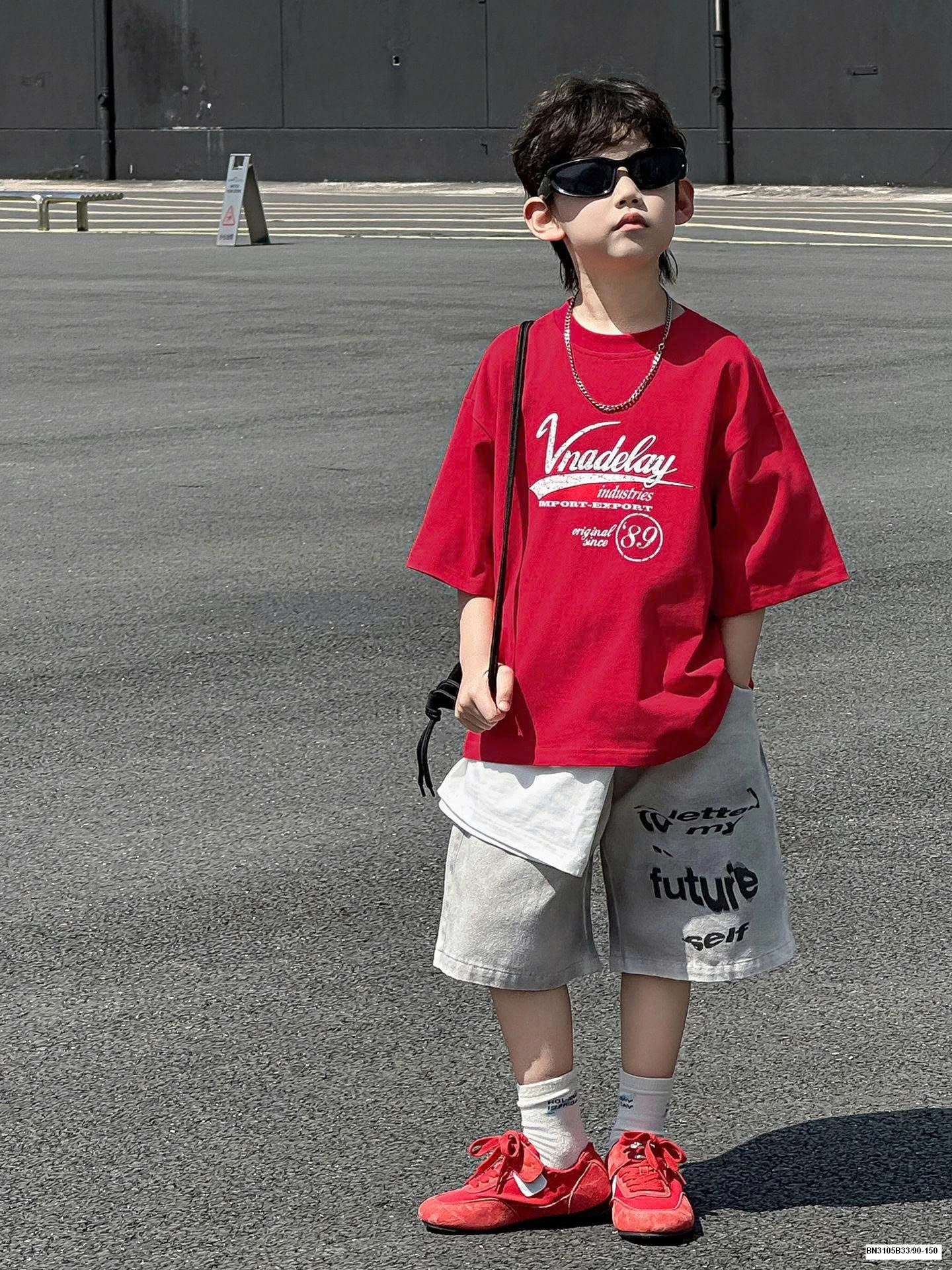 SÉT ÁO THUN ĐỎ QUẦN XÁM IN CHỮ