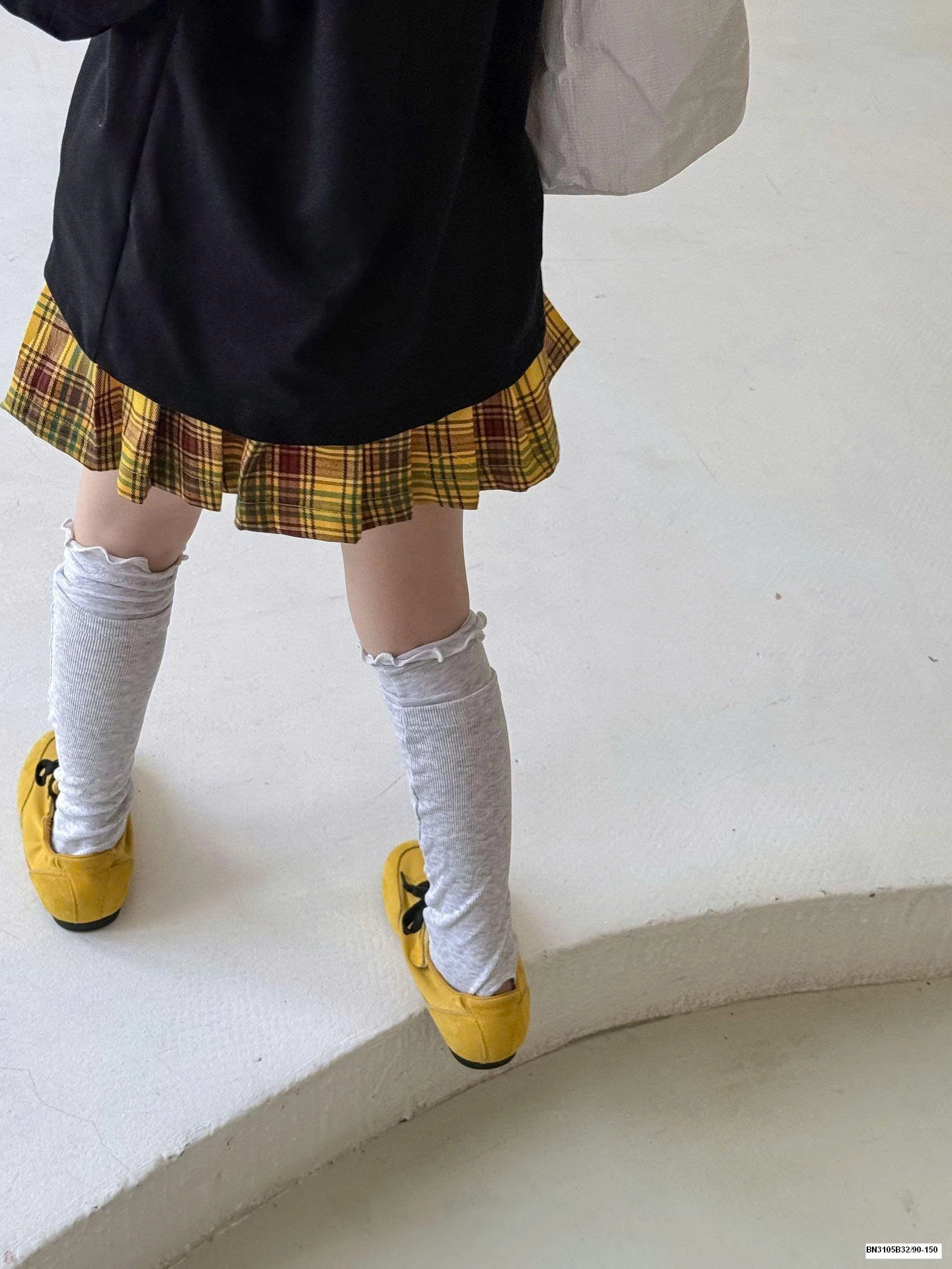 SET ÁO PHÔNG MIX CHÂN VÁY XẾP LY VÀNG