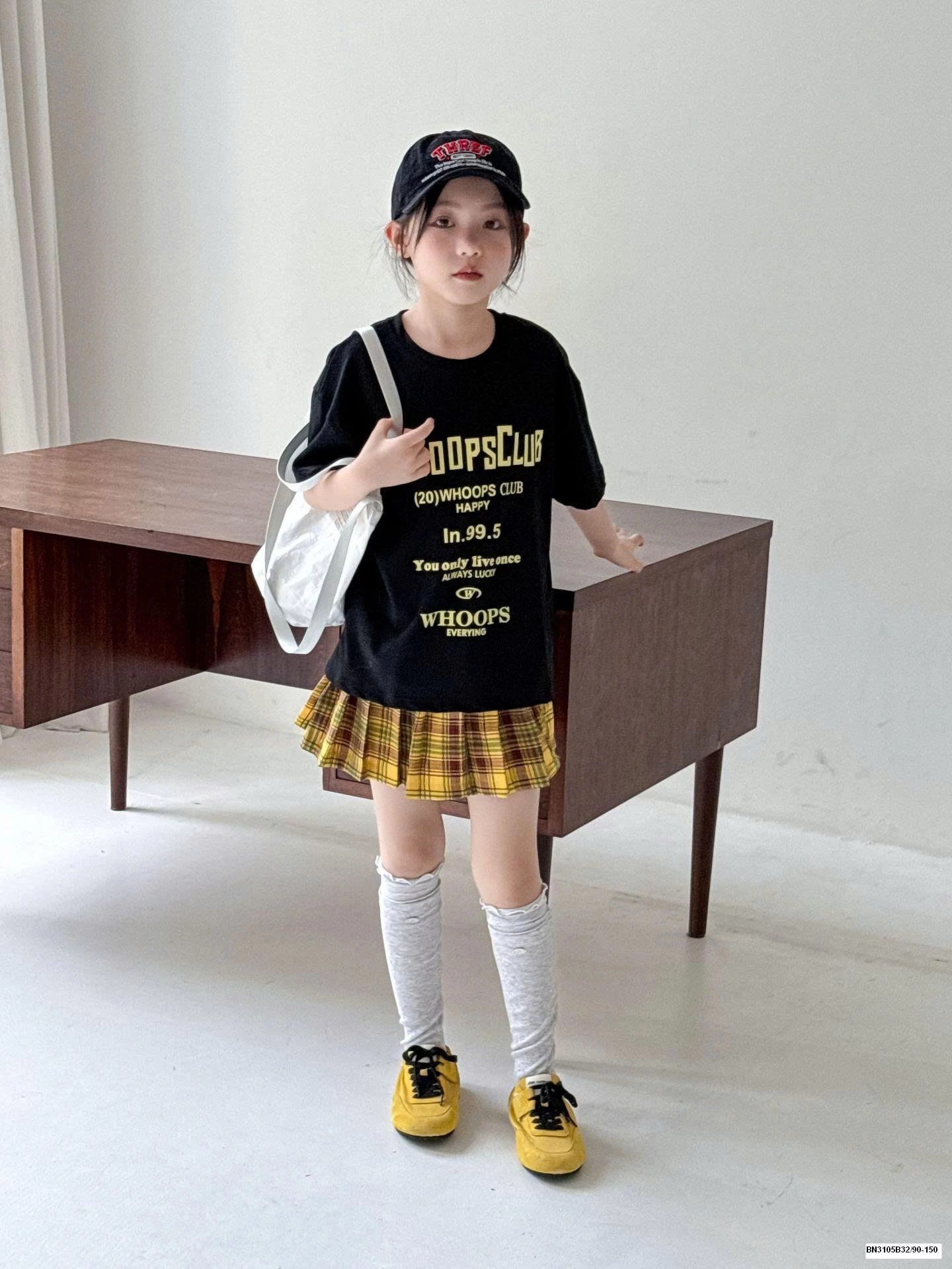 SET ÁO PHÔNG MIX CHÂN VÁY XẾP LY VÀNG