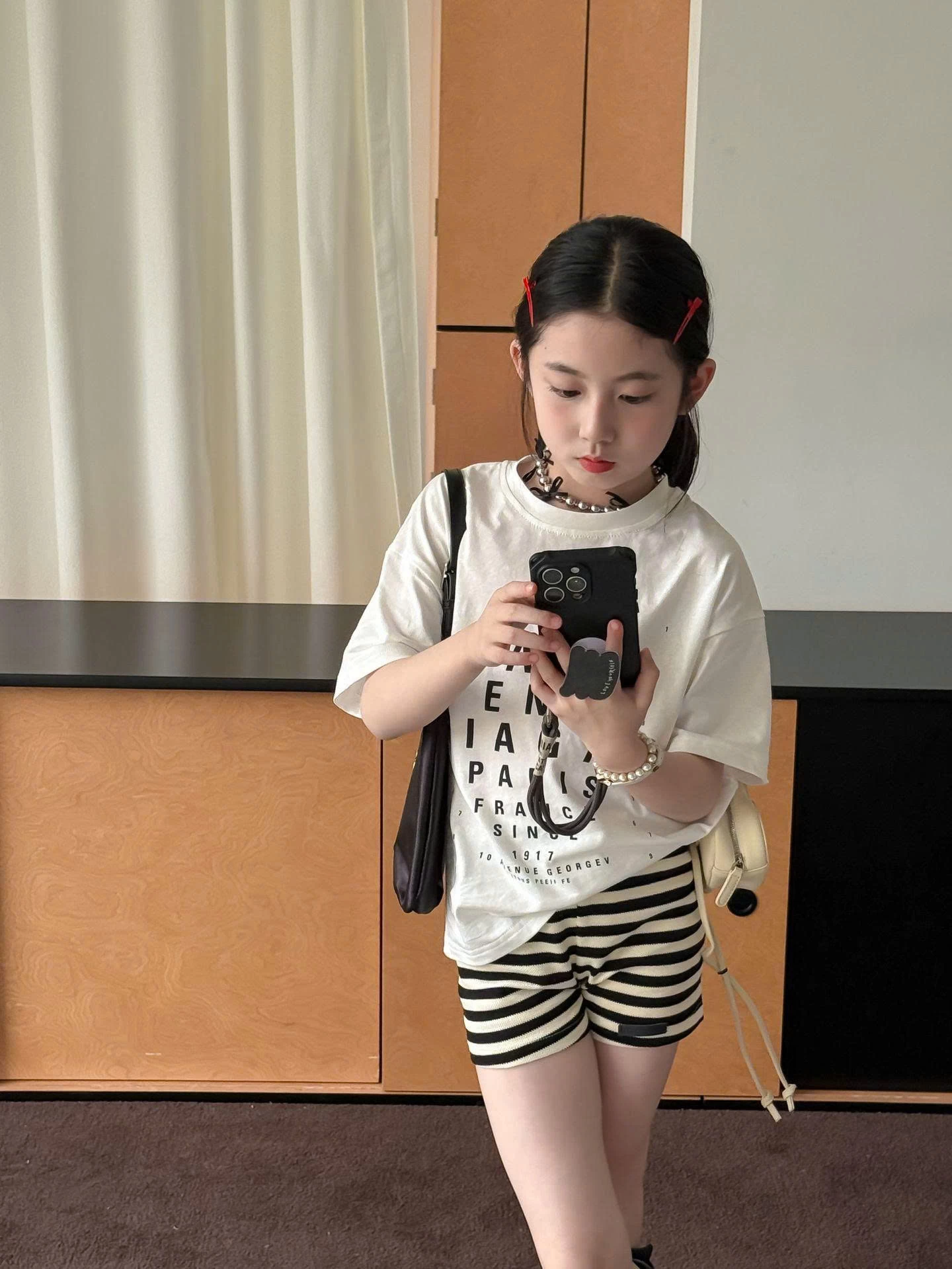 SET ÁO THUN CHỮ CÁI  QUẦN SHORT KẺ NGANG