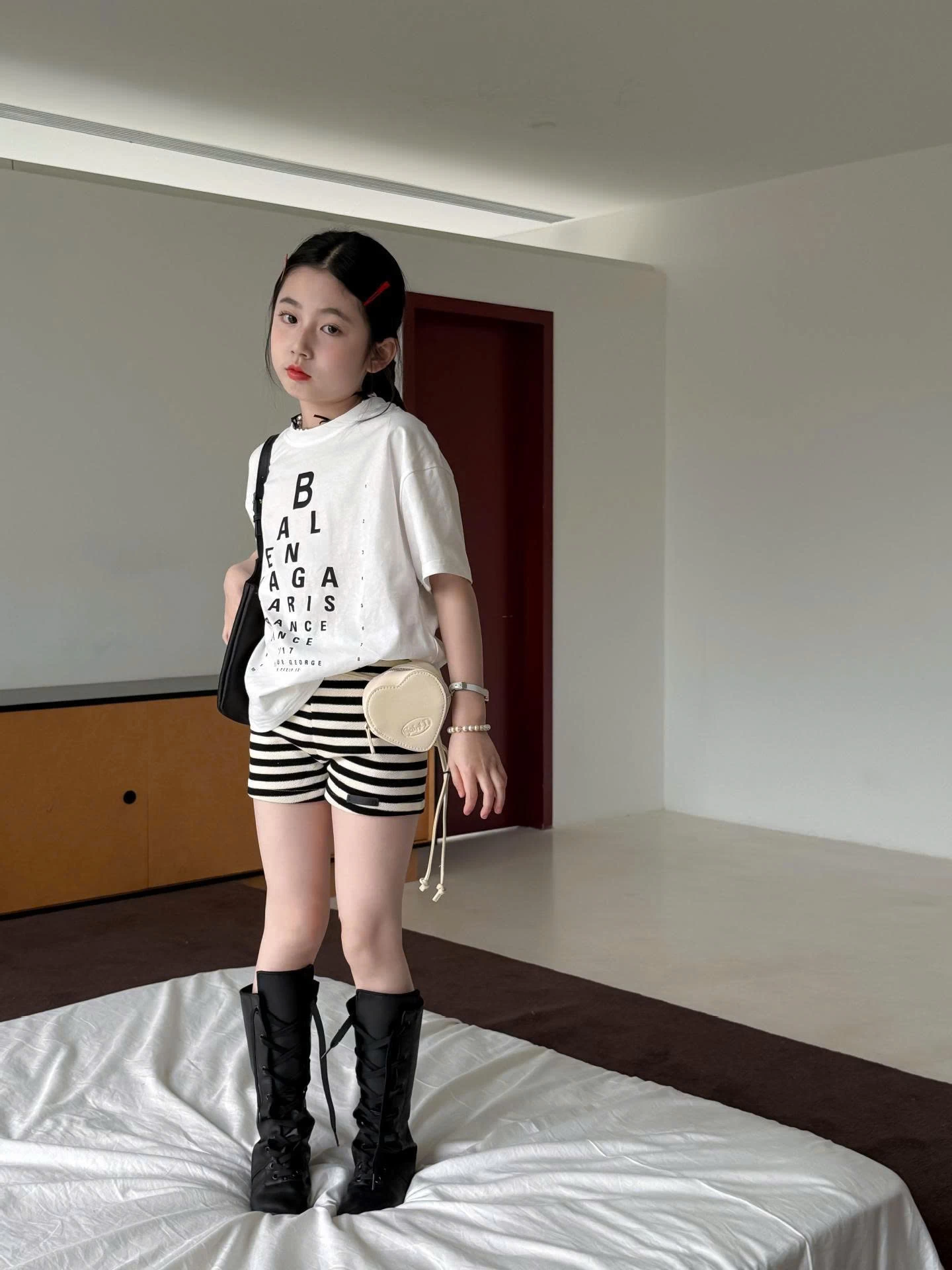 SET ÁO THUN CHỮ CÁI  QUẦN SHORT KẺ NGANG