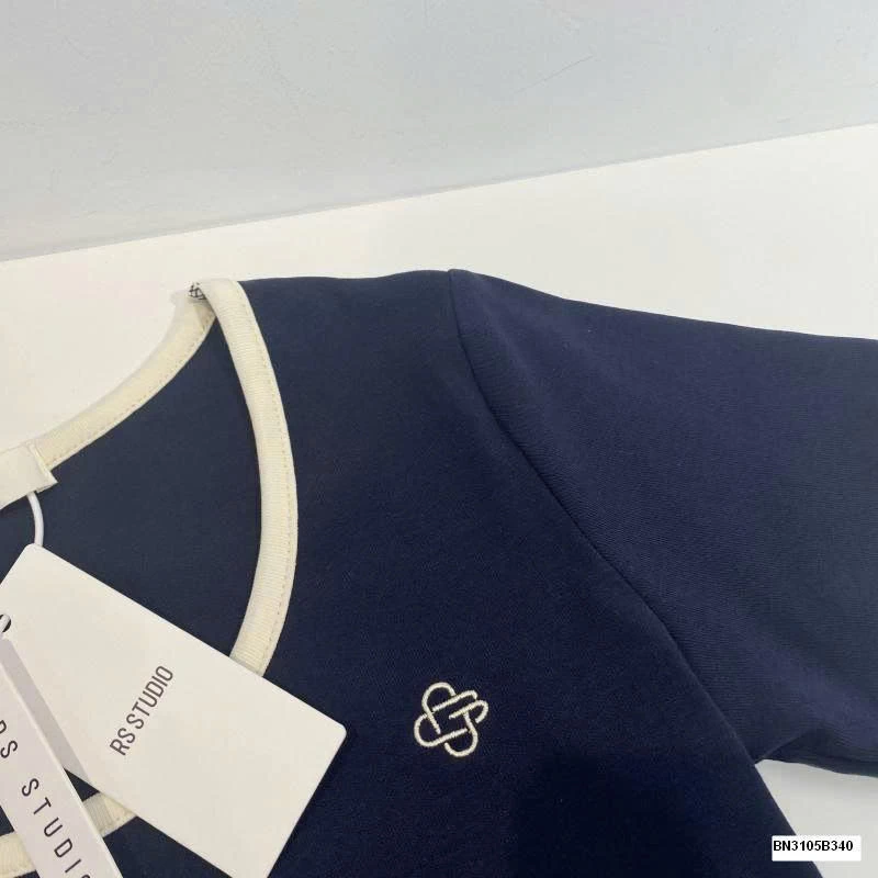 ÁO THUN LOGO HOA TRÀ  RS.STUDIO