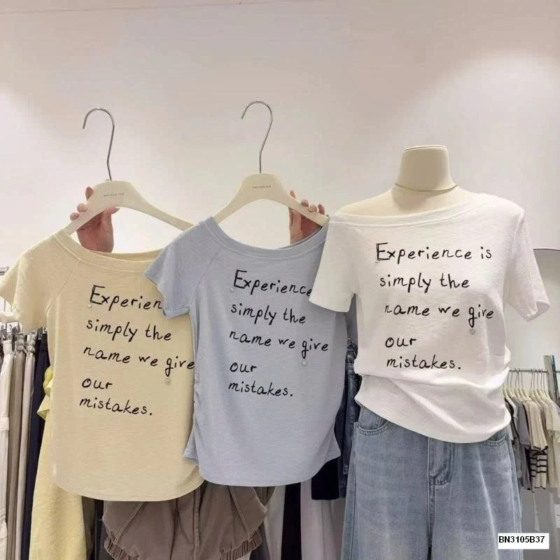 ÁO THUN IN CHỮ CỔ RỘNG  RS.STUDIO