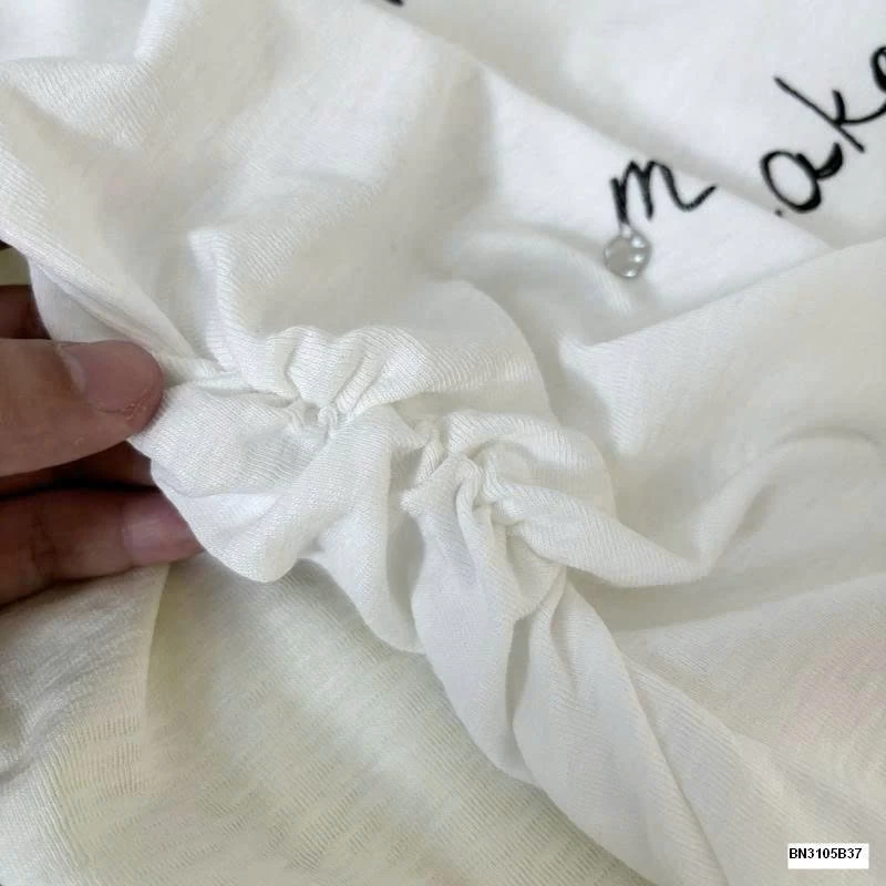 ÁO THUN IN CHỮ CỔ RỘNG  RS.STUDIO