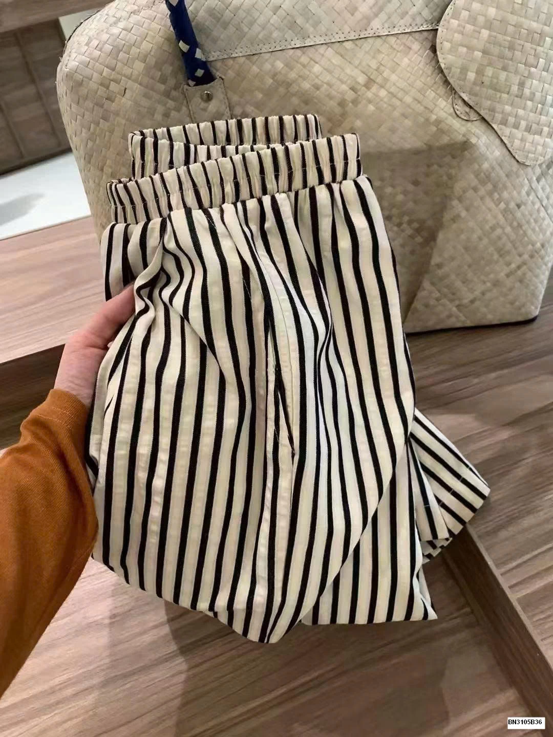 QUẦN KẺ SUỐNG RS.STUDIO