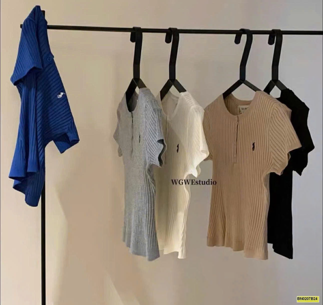 ÁO LEN THÊU NGỰA NHÀ WGWE