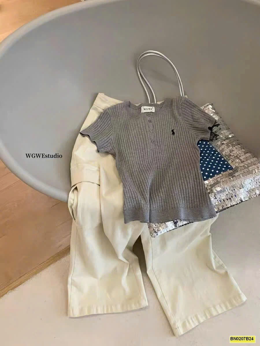 ÁO LEN THÊU NGỰA NHÀ WGWE