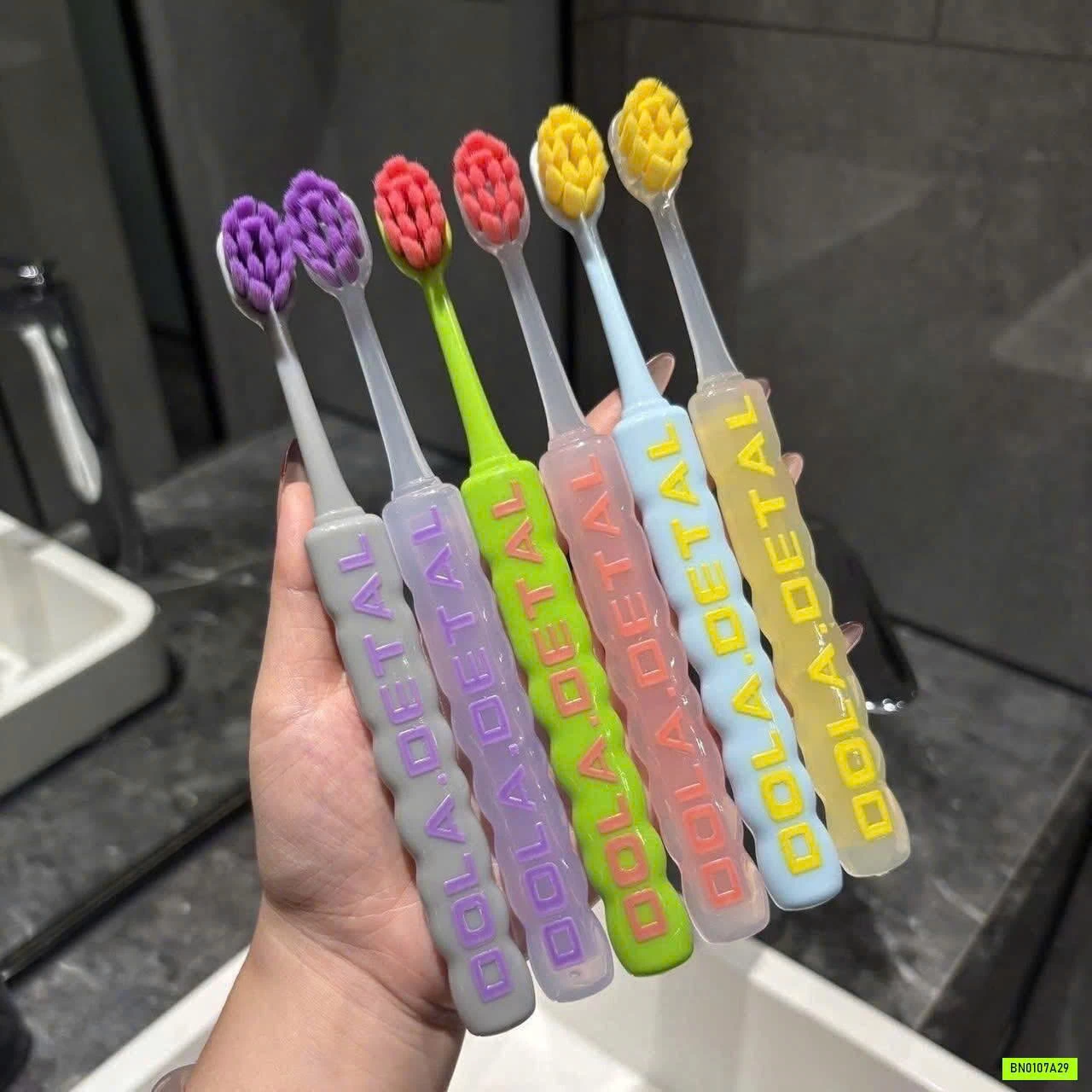 SÉT 8 BÀN CHẢI SẮC MÀU