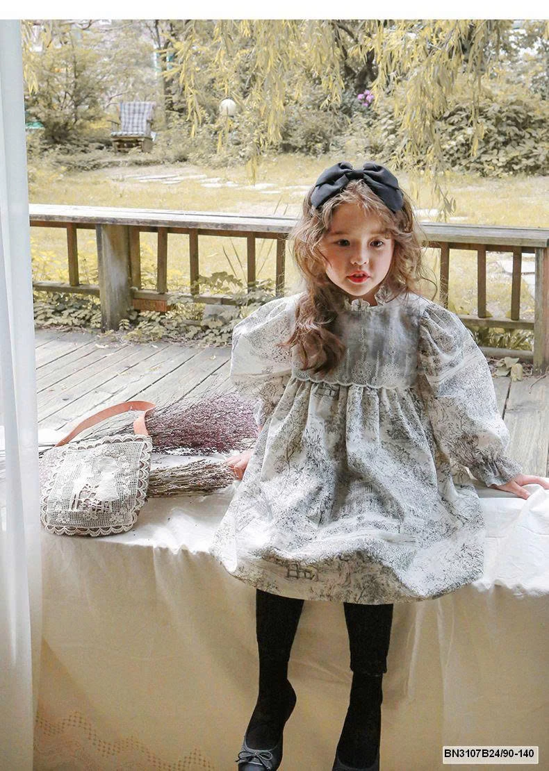 ĐẦM HOA LÁ LOANG MÀU