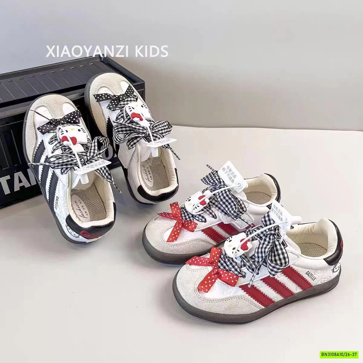 GIÀY THỂ THAO PHỐI SỌC NƠ KITTY