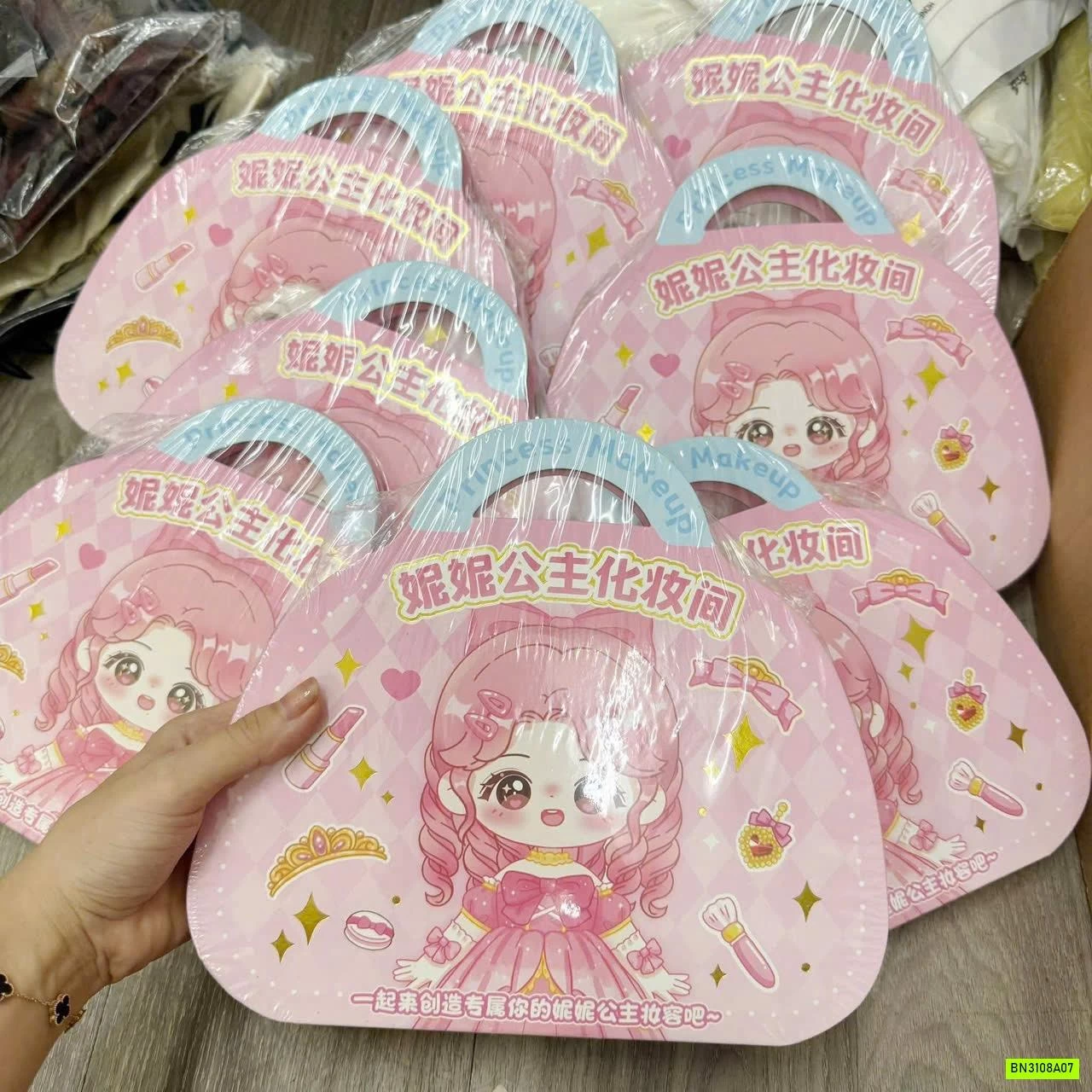 VALI ĐỒ CHƠI TRANG ĐIỂM CHO BÉ